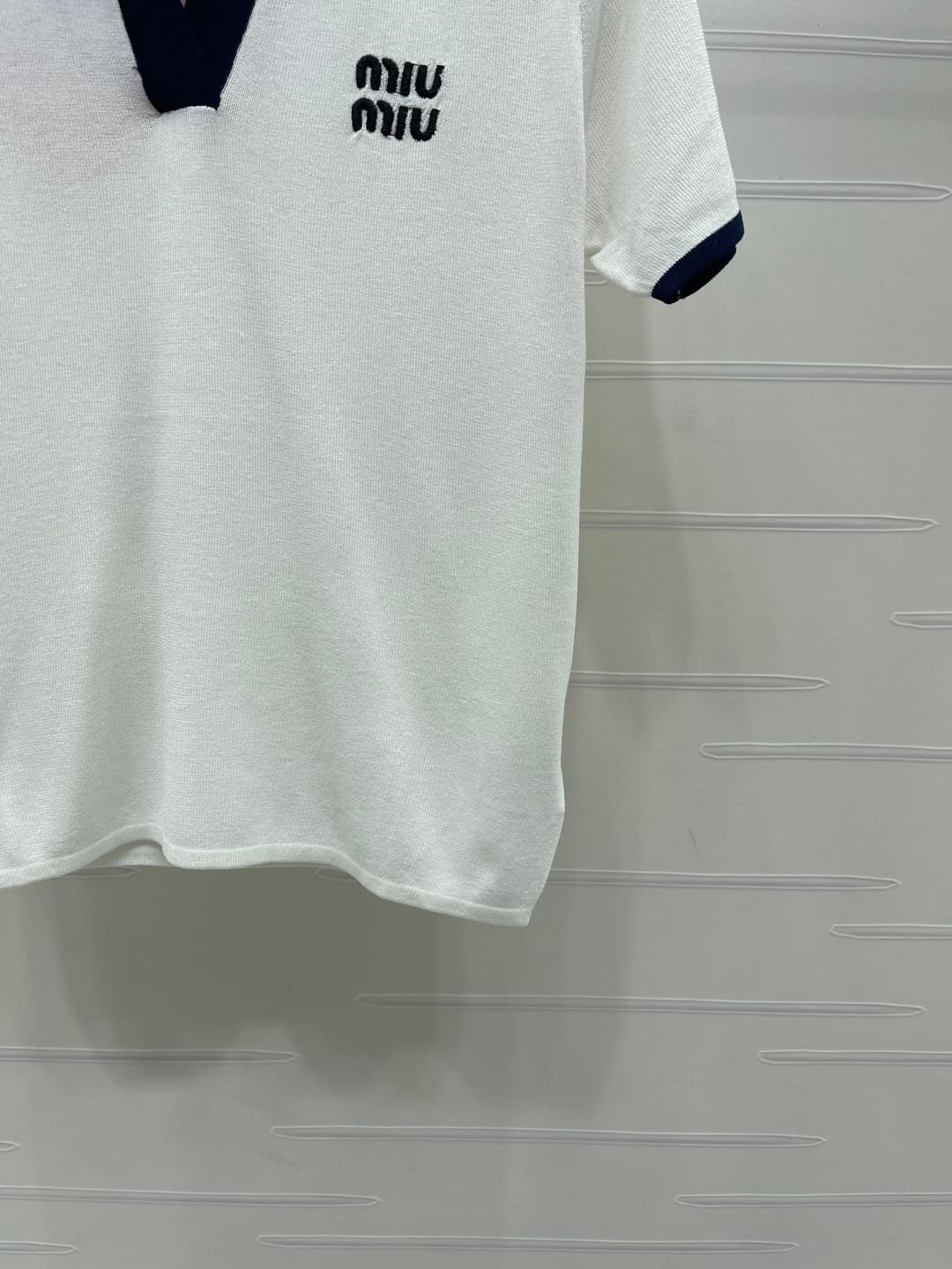 C18644 📣 New high-end collection MiuMi*2026 – the latest spring/summer series! Contrasting color V-necked knit short sleeves! Custom imported knitted material for a premium feel, light, breathable and comfortable. V-necked short sleeve design that enhance — image 6