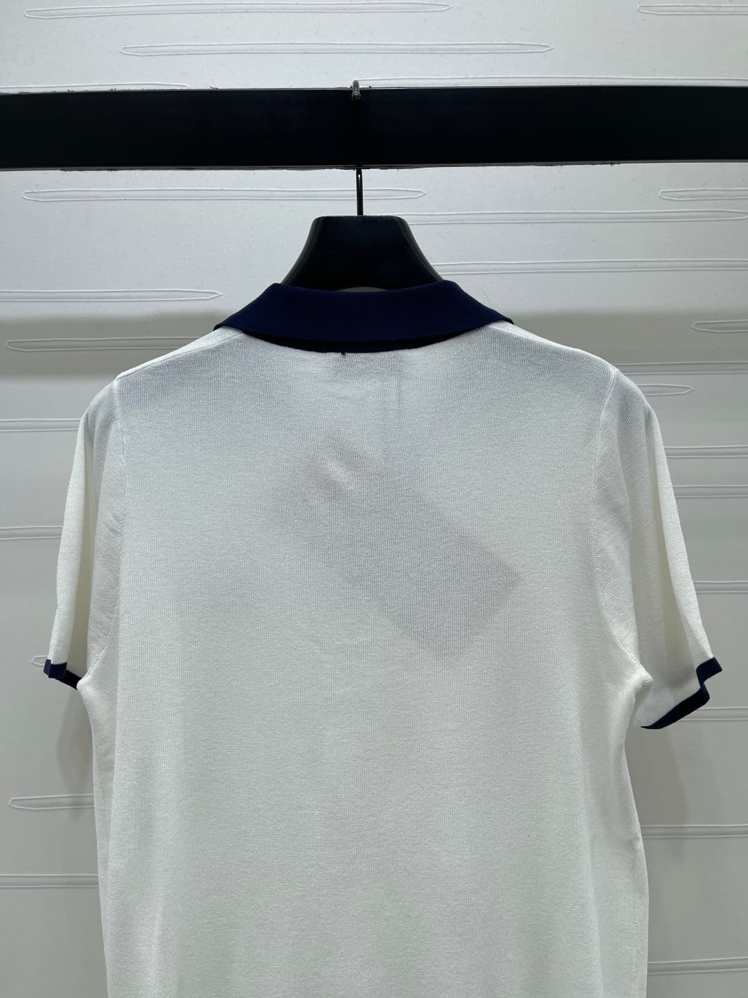 C18644 📣 New high-end collection MiuMi*2026 – the latest spring/summer series! Contrasting color V-necked knit short sleeves! Custom imported knitted material for a premium feel, light, breathable and comfortable. V-necked short sleeve design that enhance — image 7