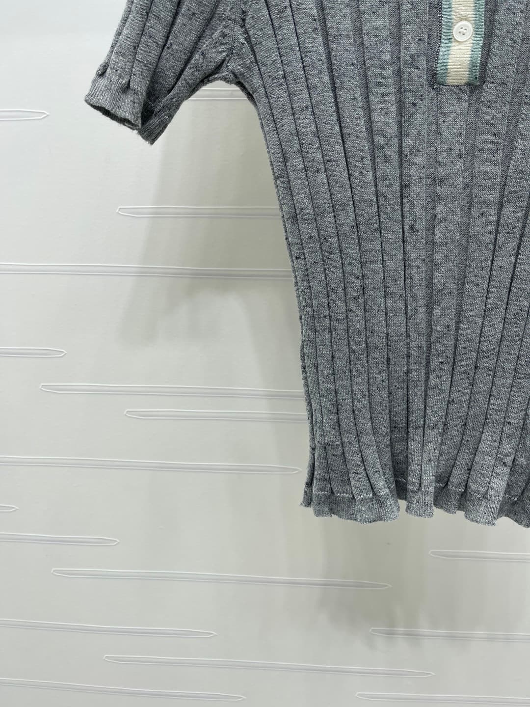 C18640 📣 New high-end collection/series! Spring/Summer latest collection with bold color contrasting collars and knitted short sleeves! Customized knitted material with elasticity and comfort; rich texture. The collared buttons allow for a tailored fit th — image 5