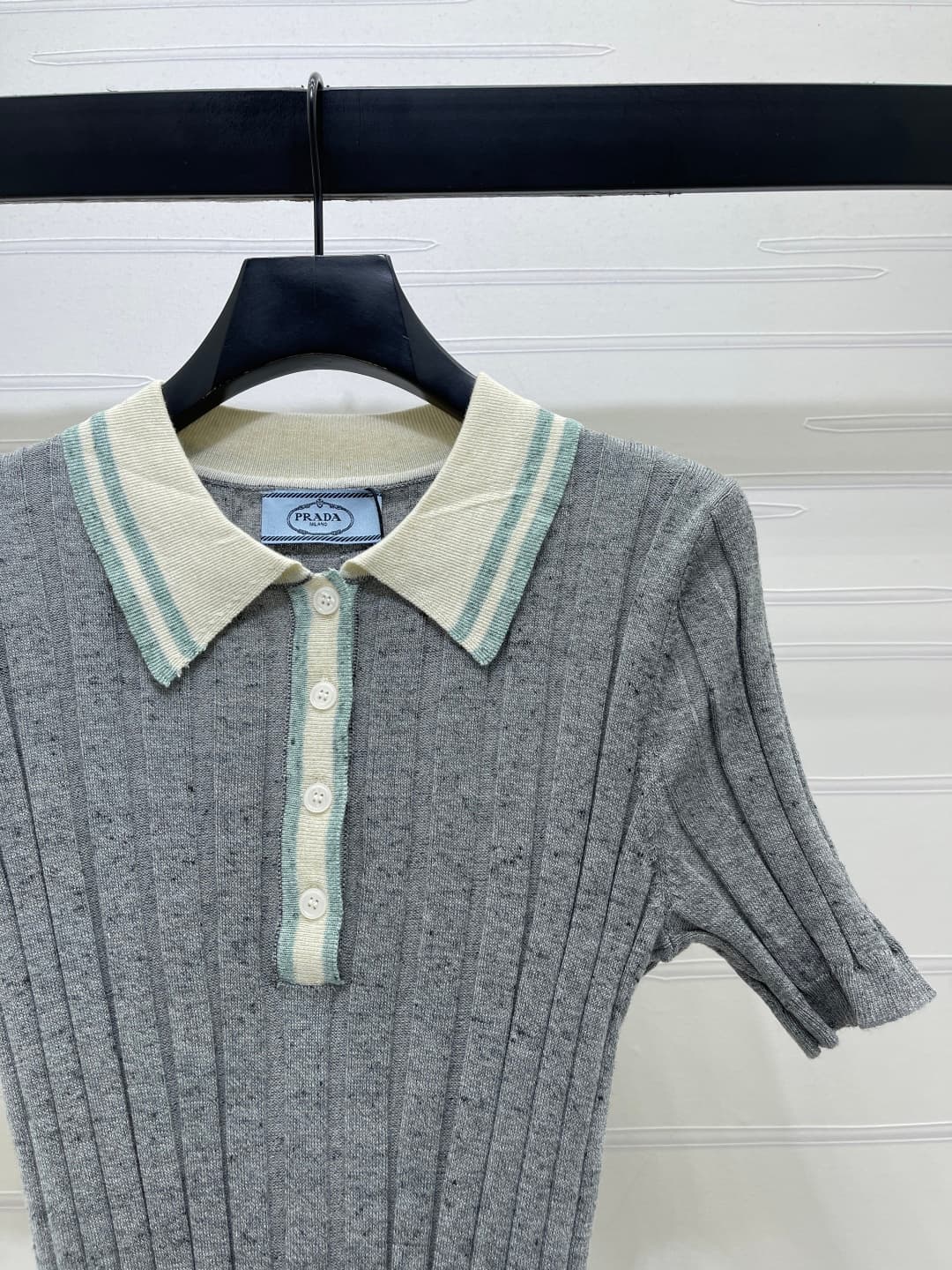 C18640 📣 New high-end collection/series! Spring/Summer latest collection with bold color contrasting collars and knitted short sleeves! Customized knitted material with elasticity and comfort; rich texture. The collared buttons allow for a tailored fit th — image 3