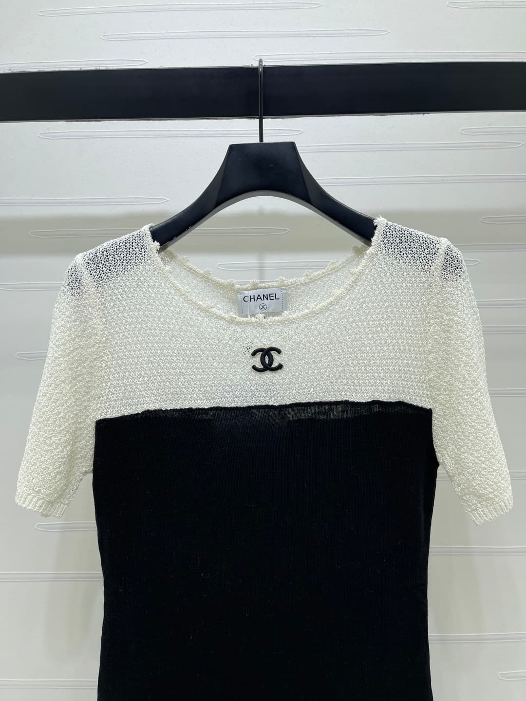 C18674 📣 New vintage/retro high-end products! CHANE* 2026 – the latest spring collection! Round neck transparent knitted short sleeves! Made with imported yarn for a delicate texture and comfort. The round-neck knitted design features fine stitching, with — image 4