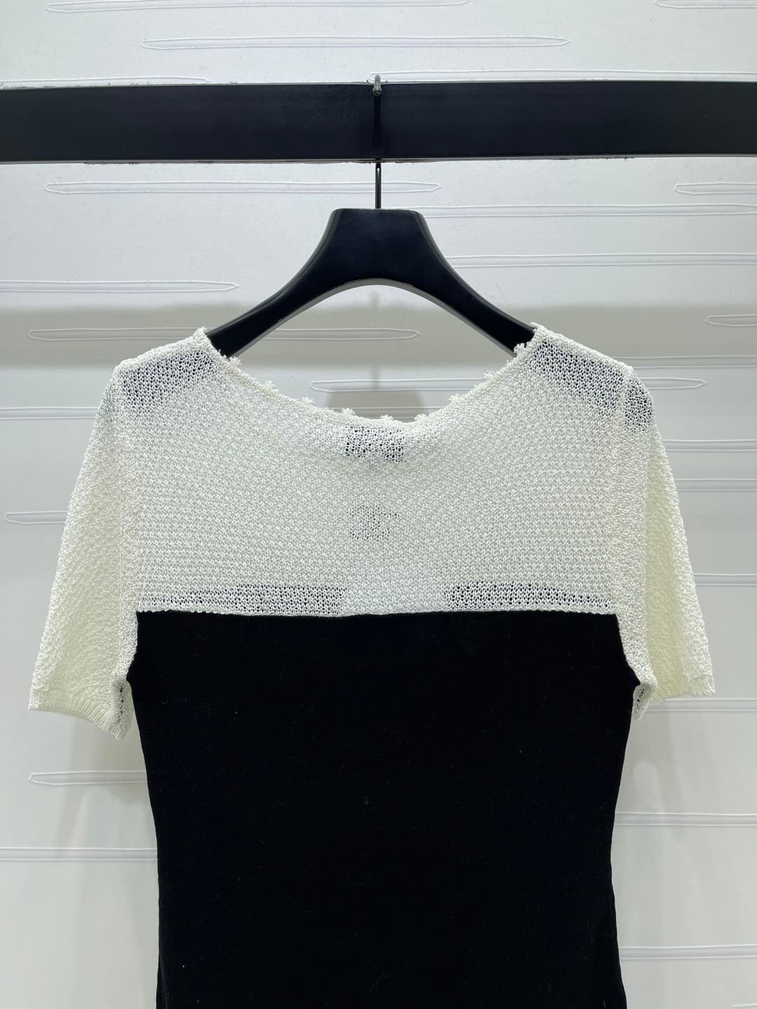 C18674 📣 New vintage/retro high-end products! CHANE* 2026 – the latest spring collection! Round neck transparent knitted short sleeves! Made with imported yarn for a delicate texture and comfort. The round-neck knitted design features fine stitching, with — image 7