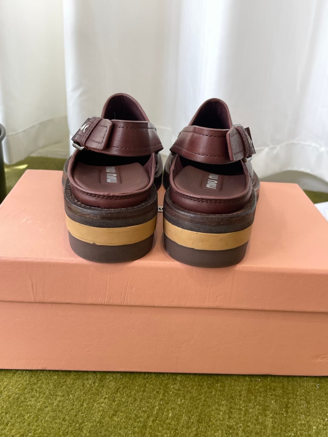 D10639 MiuMiu MiuMiu’s latest model: aged contrasting leather, buckle, mules shoes — image 8