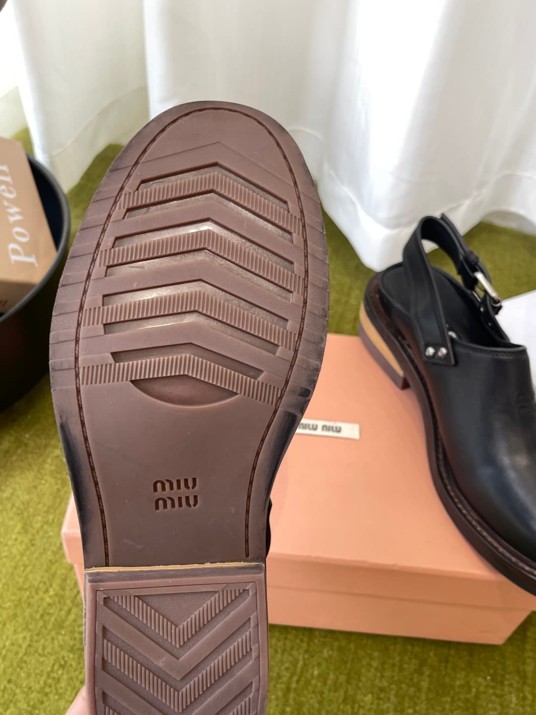 D10638 MiuMiu MiuMiu’s latest model: worn-out contrasting leather, buckle, mules shoes — image 6