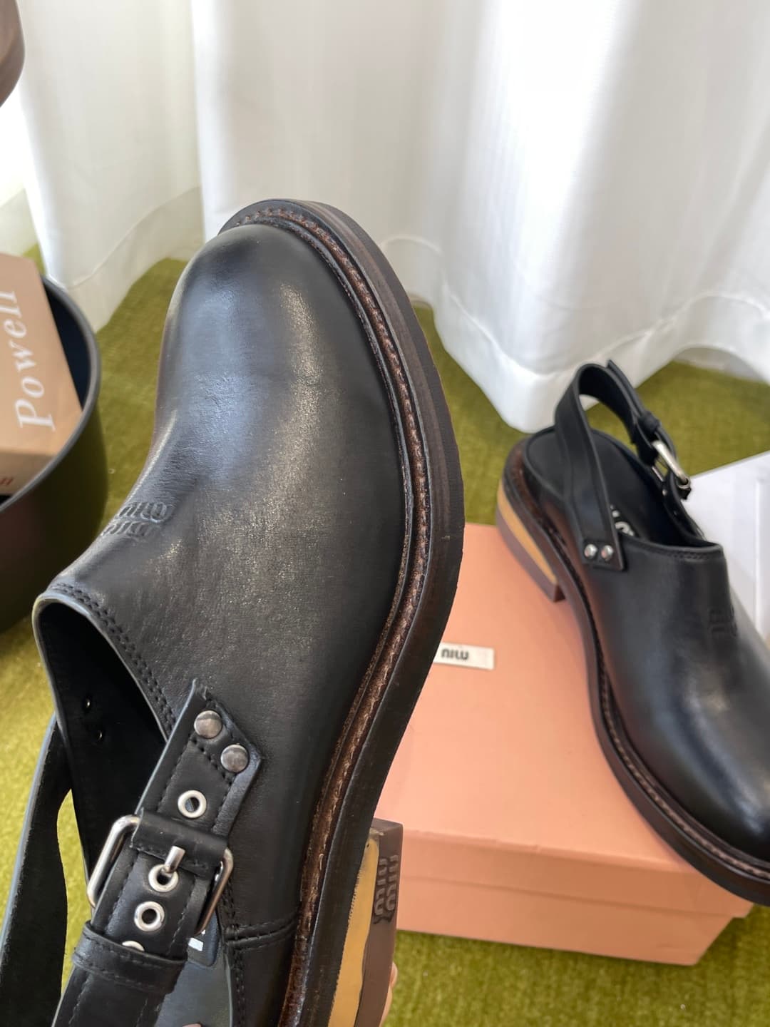 D10638 MiuMiu MiuMiu’s latest model: worn-out contrasting leather, buckle, mules shoes — image 7