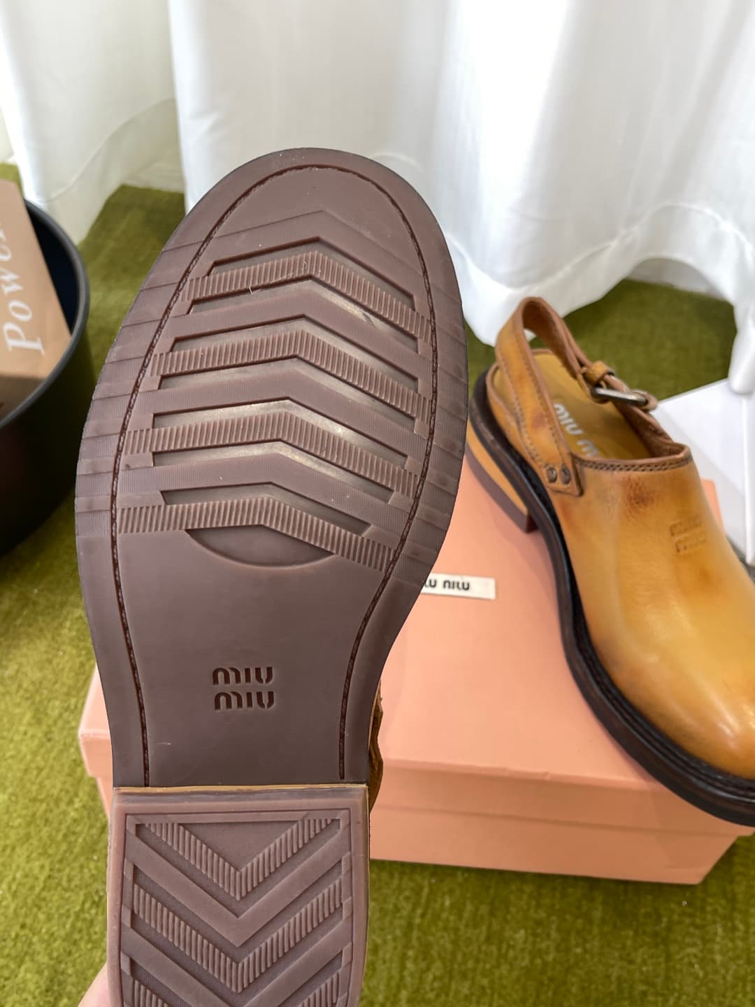 D10637 MiuMiu MiuMiu’s latest model: worn-out contrasting leather, buckle, mules shoes — image 6