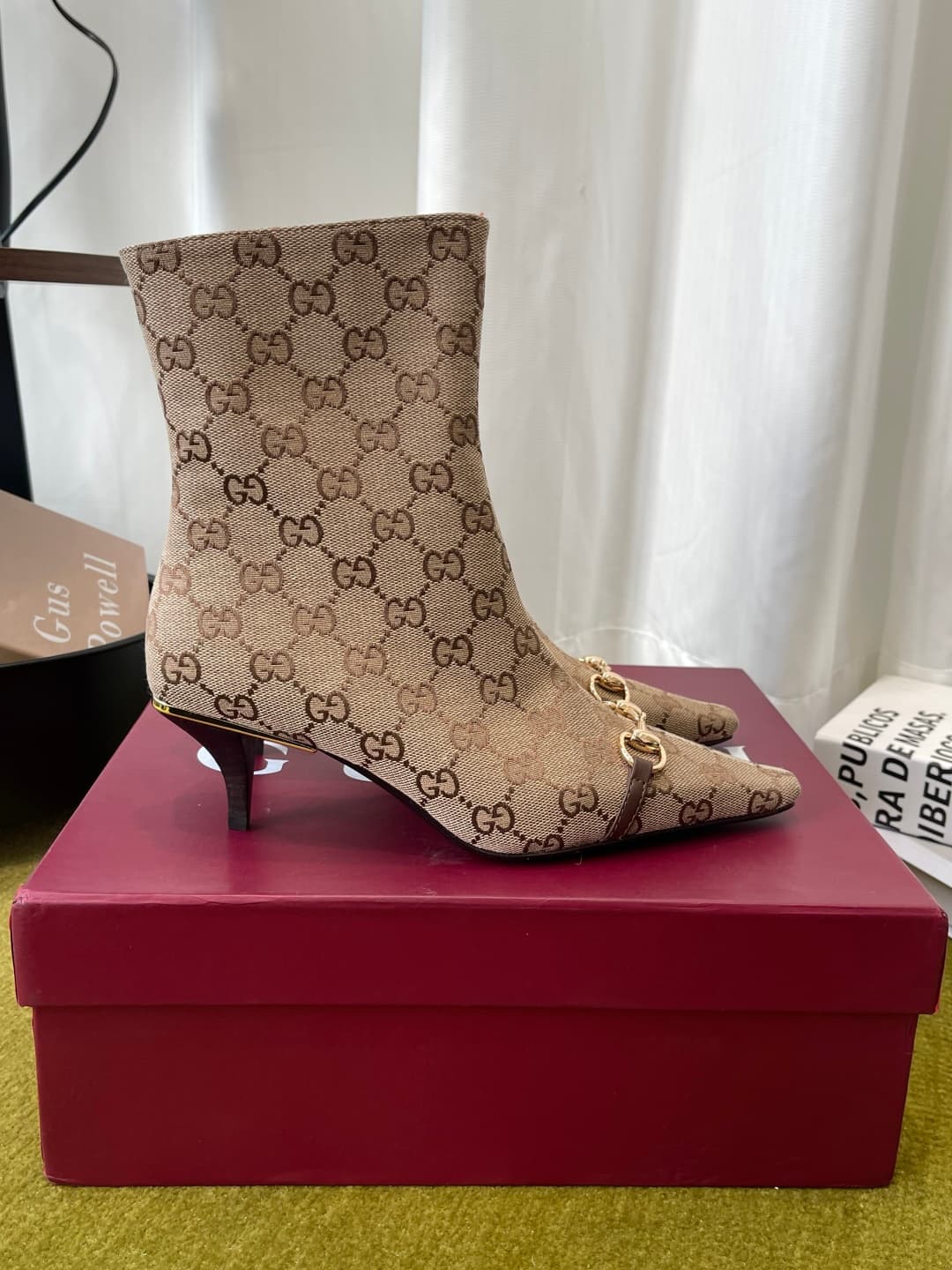 D6857 GUCCI Gucci 26ss New Model Bombshell Series buckle high heels short boots — image 2