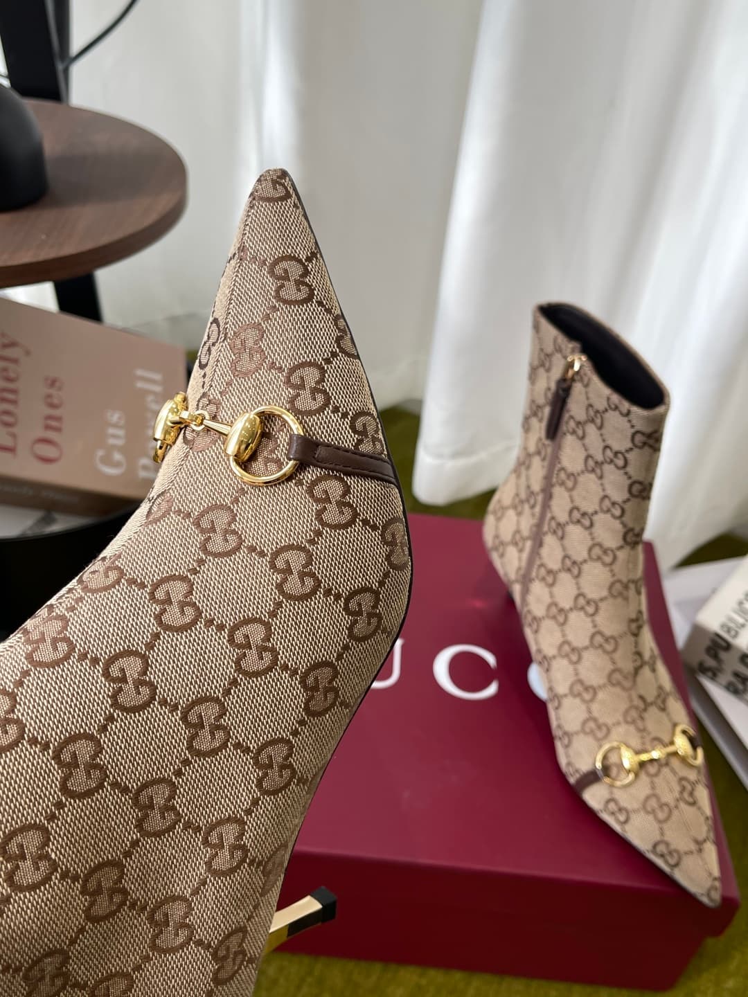 D6853 GUCCI Gucci 26ss New Model Bombshell Collection, pointed high heels, short boots — image 6