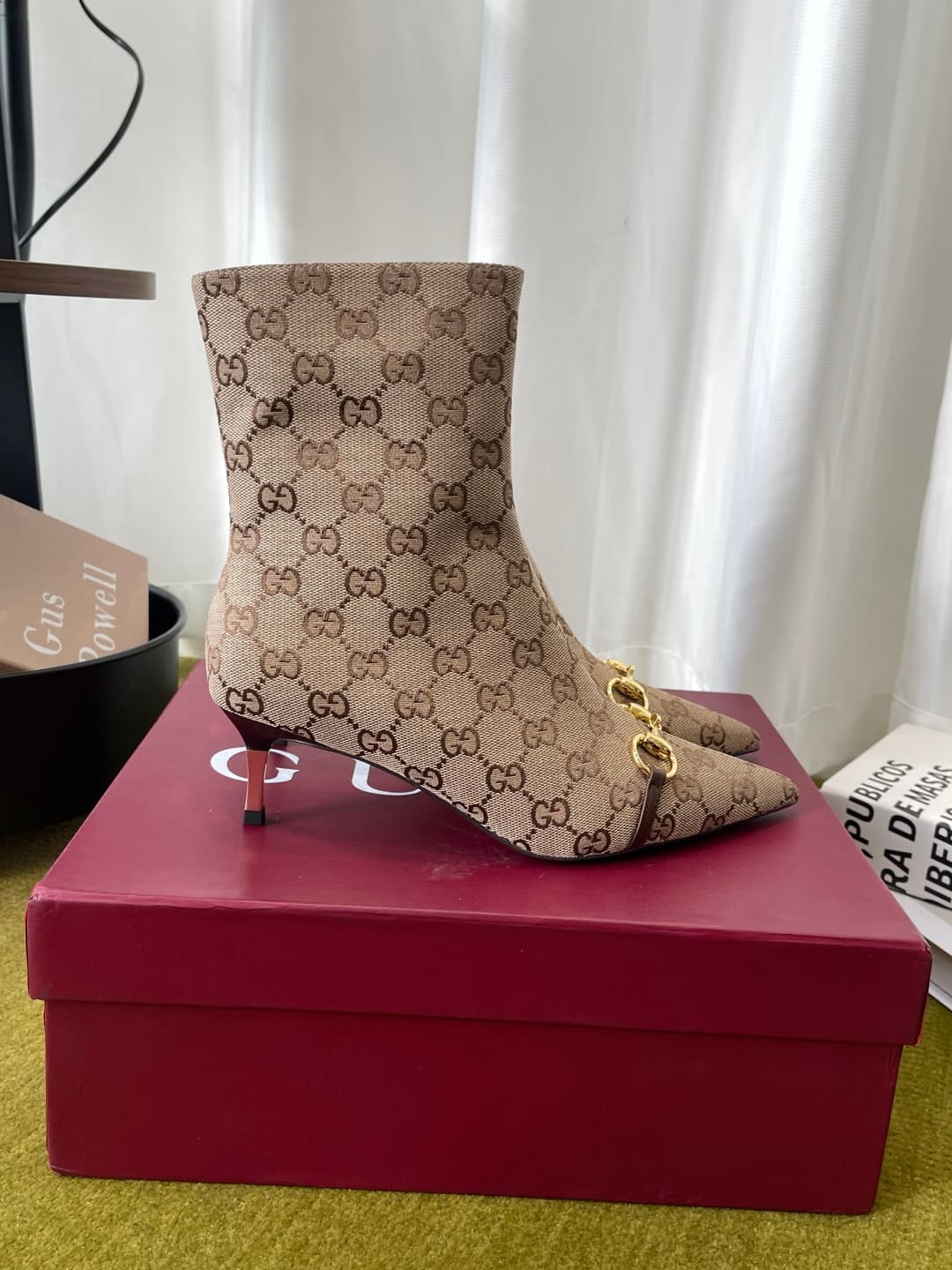 D6853 GUCCI Gucci 26ss New Model Bombshell Collection, pointed high heels, short boots — image 2