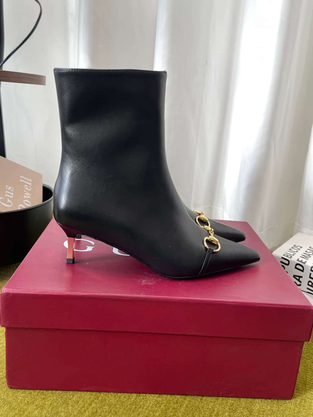 D6855 GUCCI Gucci 26ss New Model Bombshell Collection, pointed high heels, short boots — image 2