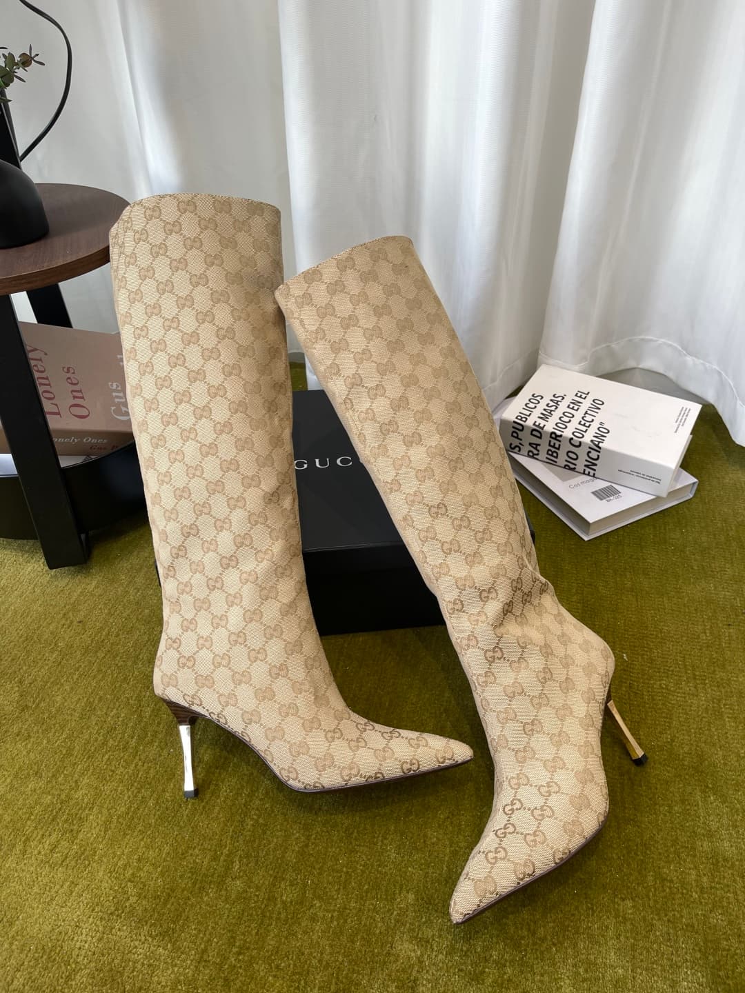 D6854 GUCCI Gucci 26ss New Model Bombshell Collection, pointed high heels, long boots — image 4