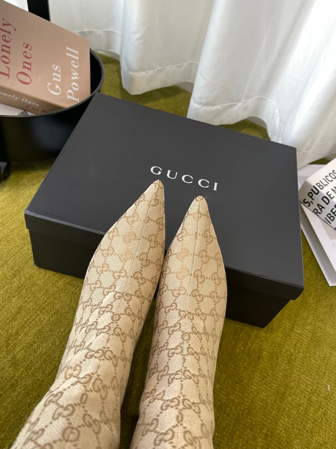 D6854 GUCCI Gucci 26ss New Model Bombshell Collection, pointed high heels, long boots — image 3
