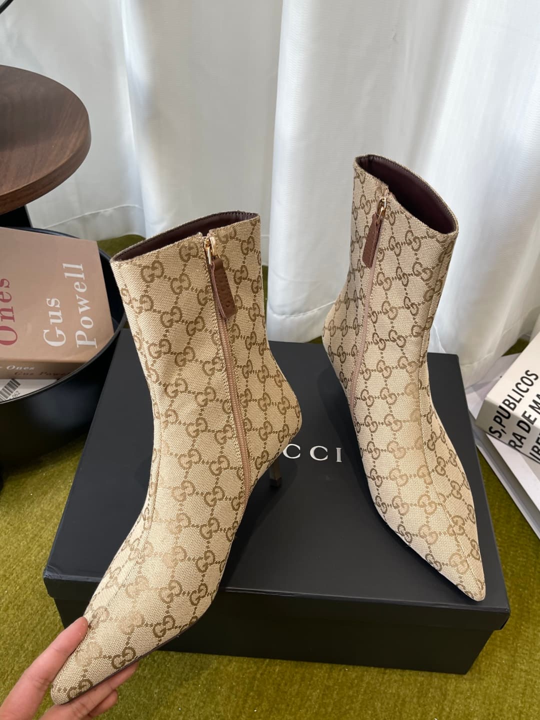 D6851 GUCCI Gucci 26ss New Model Bombshell Collection, pointed high heels, short boots — image 4