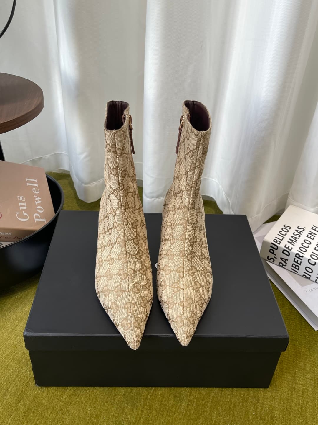 D6851 GUCCI Gucci 26ss New Model Bombshell Collection, pointed high heels, short boots — image 1