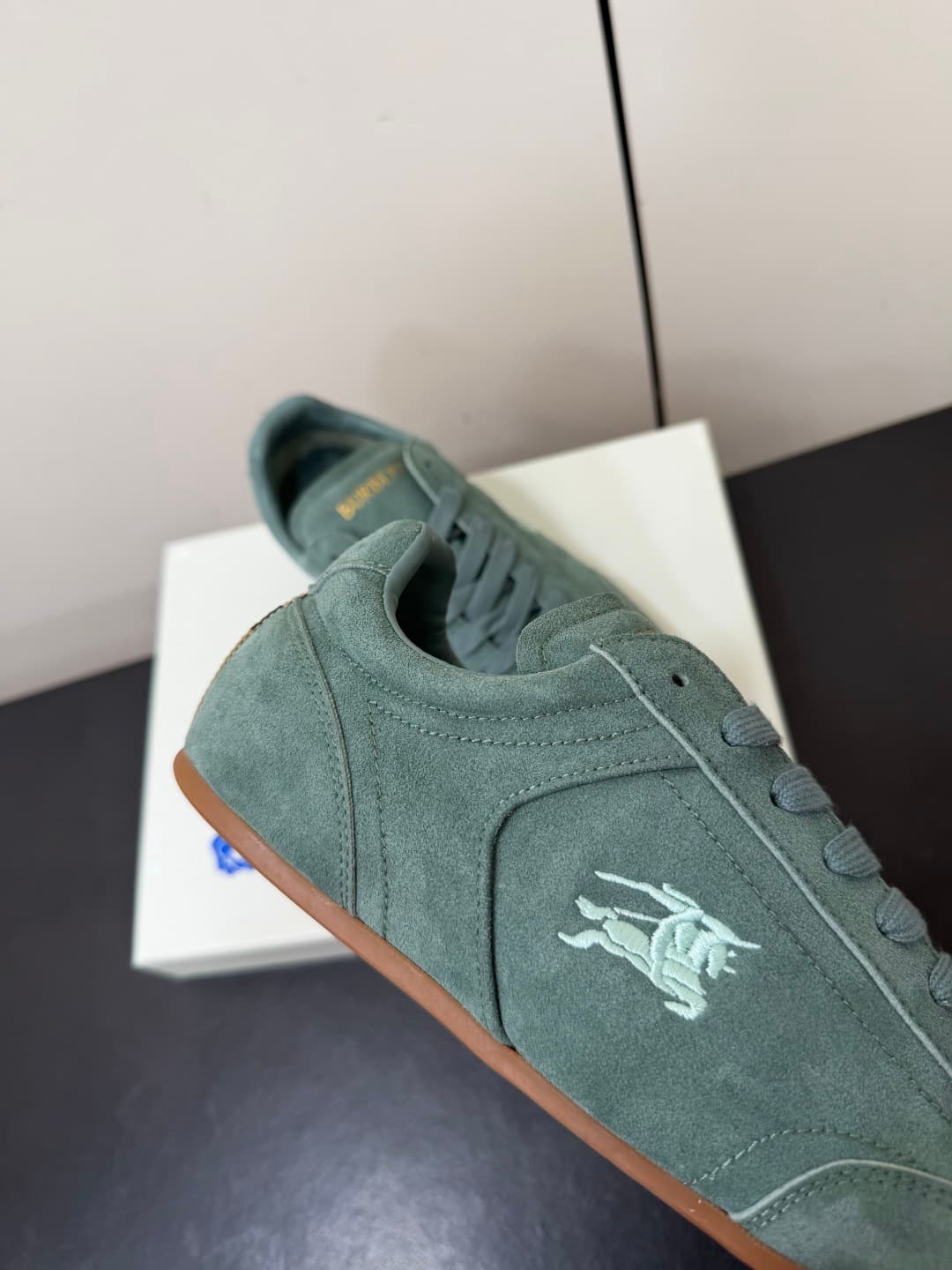 D3182 💰 Men's model 💰 Burberry Knight Runner series – Couple's edition, casual/athletic shoes, loafers — image 7