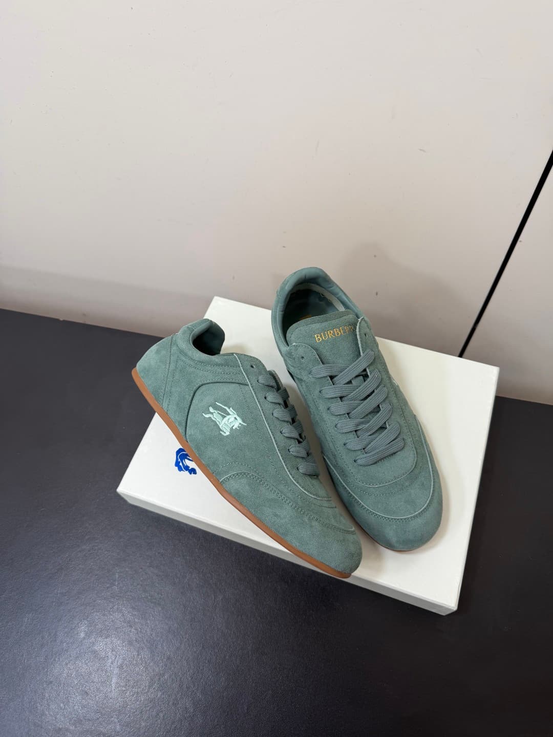 D3182 💰 Men's model 💰 Burberry Knight Runner series – Couple's edition, casual/athletic shoes, loafers — image 5