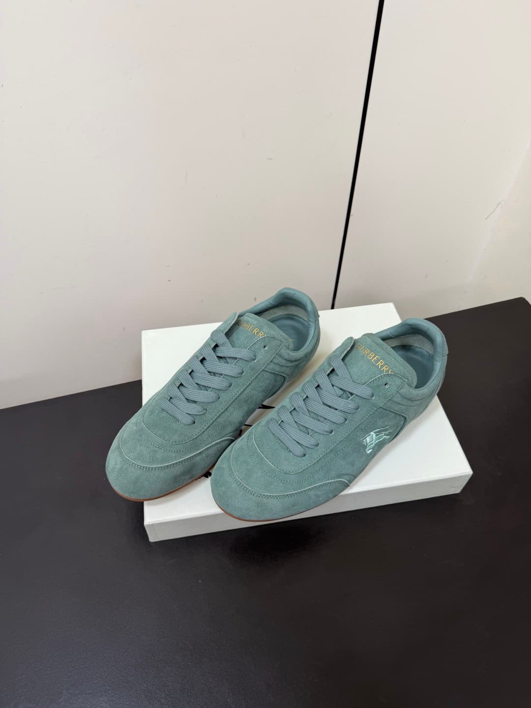 D3182 💰 Men's model 💰 Burberry Knight Runner series – Couple's edition, casual/athletic shoes, loafers — image 3