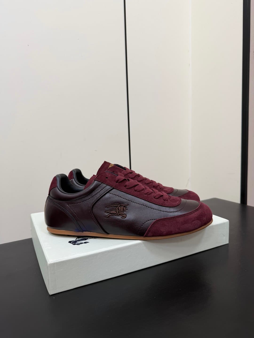 D3180 💰 Men's shoes💰 Burberry Knight Runner series – Couple’s style, casual/athletic shoes, Dutch style shoes — image 4