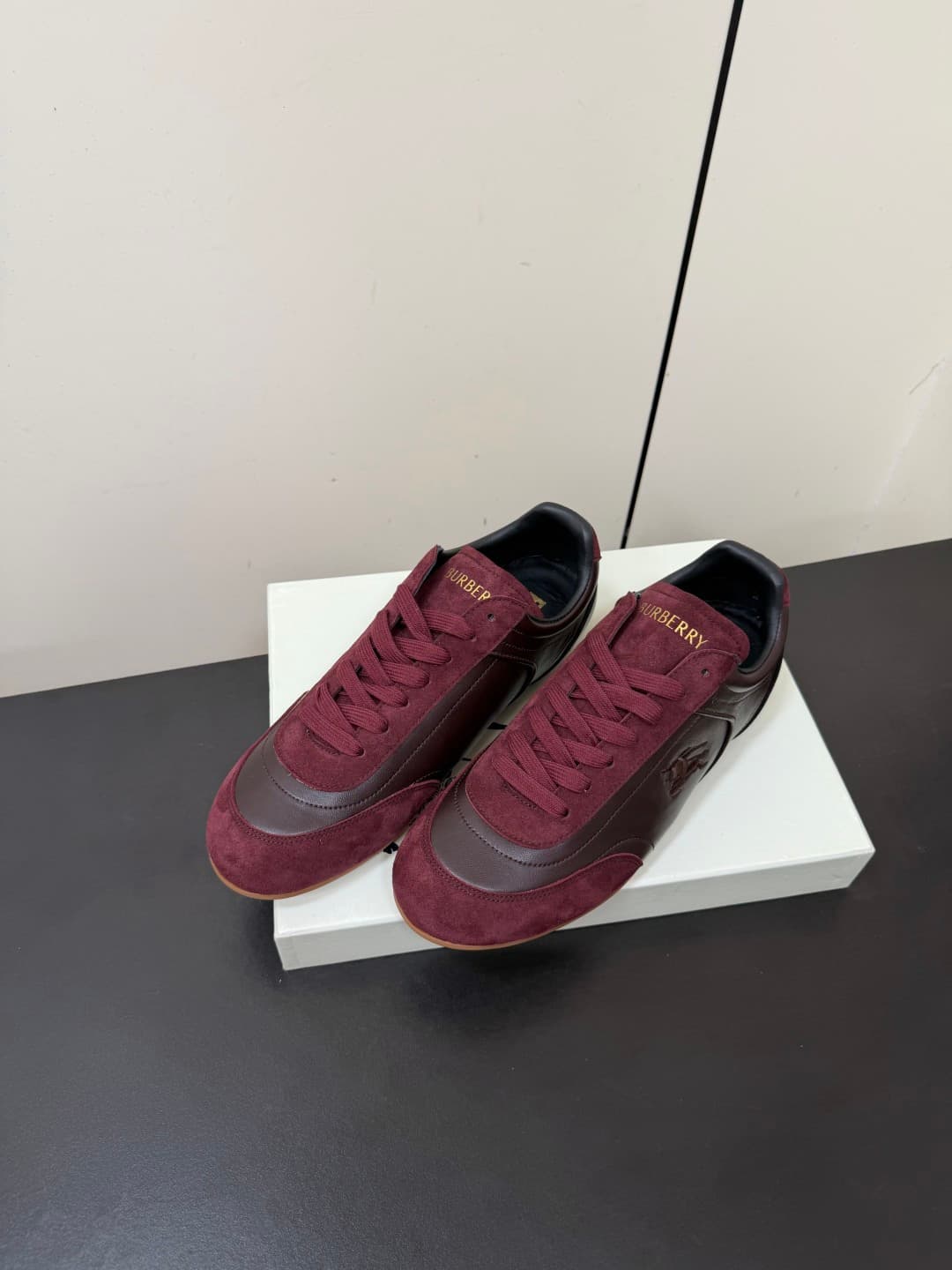 D3180 💰 Men's shoes💰 Burberry Knight Runner series – Couple’s style, casual/athletic shoes, Dutch style shoes — image 3