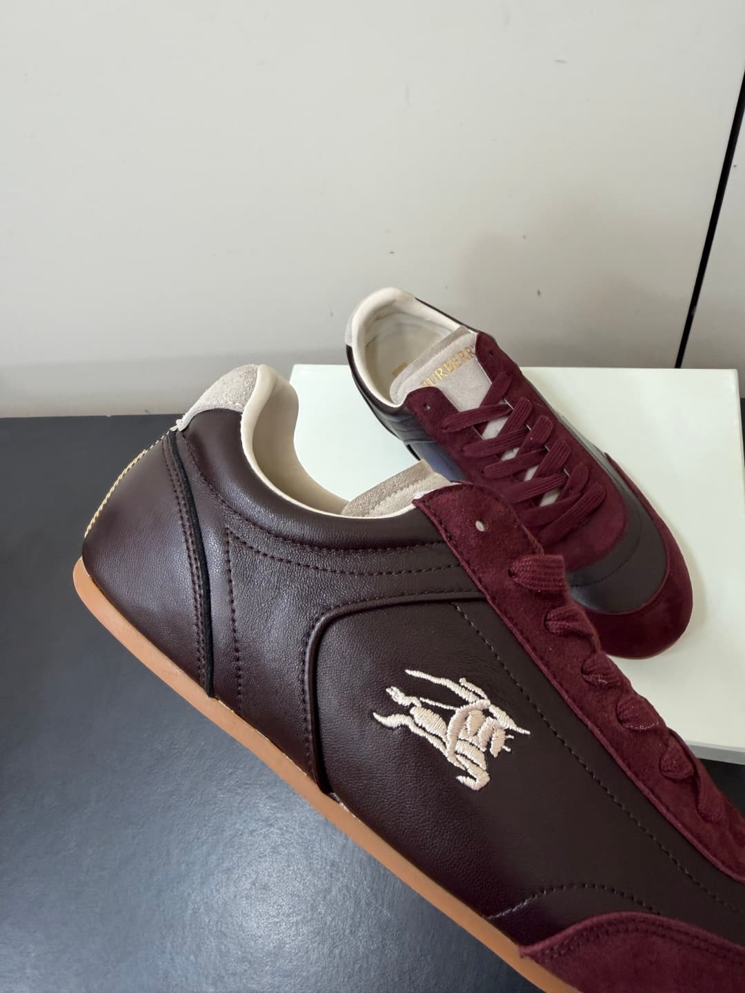D3179 💰 Men's Model 💰 Burberry Knight Runner Collection – Couple’s Style, Casual & Sports Shoes, Dutch Shoes — image 8