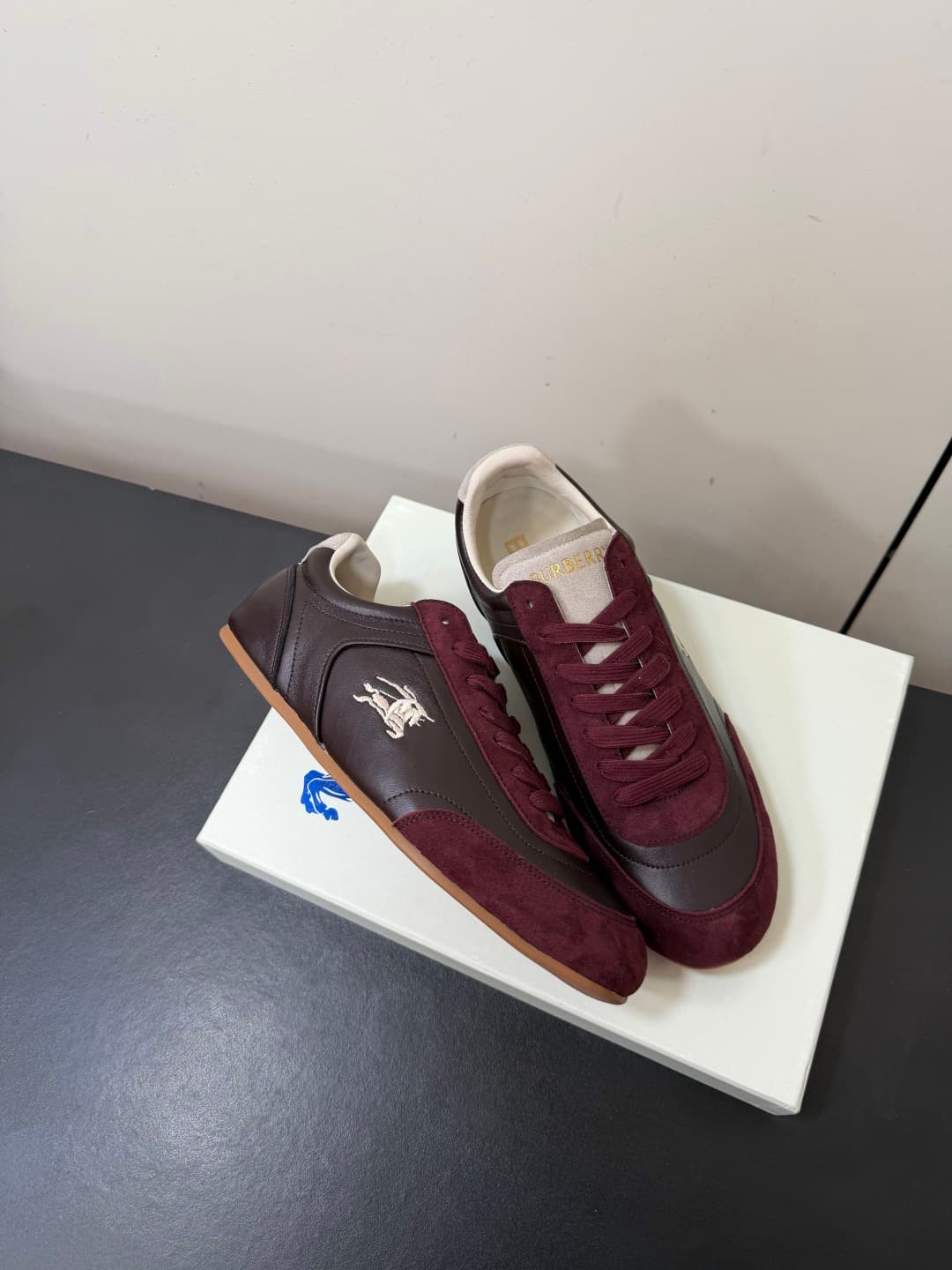 D3179 💰 Men's Model 💰 Burberry Knight Runner Collection – Couple’s Style, Casual & Sports Shoes, Dutch Shoes — image 5