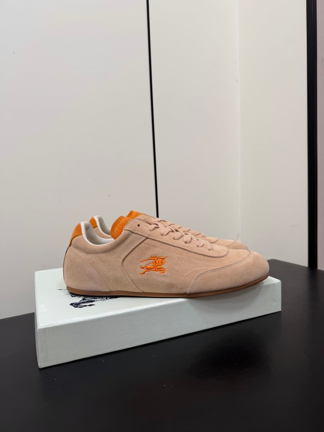 D3178 💰 Men's version 💰 Burberry Knight Runner series – Couple’s style, casual/sports shoes, boots — image 4