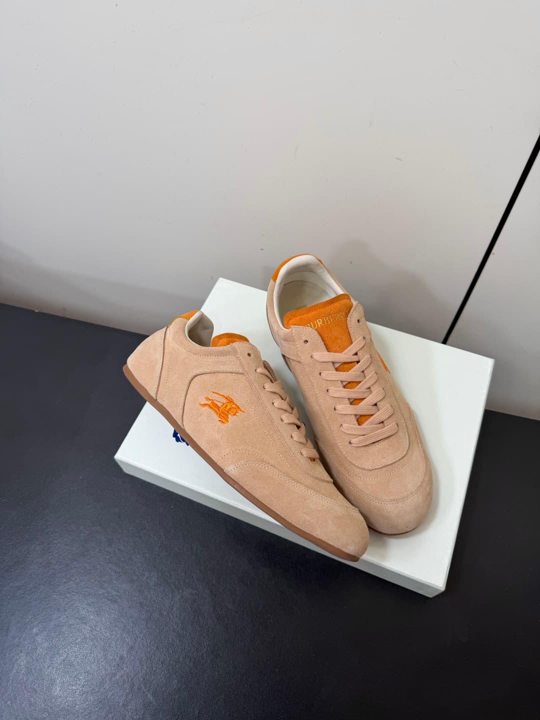 D3178 💰 Men's version 💰 Burberry Knight Runner series – Couple’s style, casual/sports shoes, boots — image 5