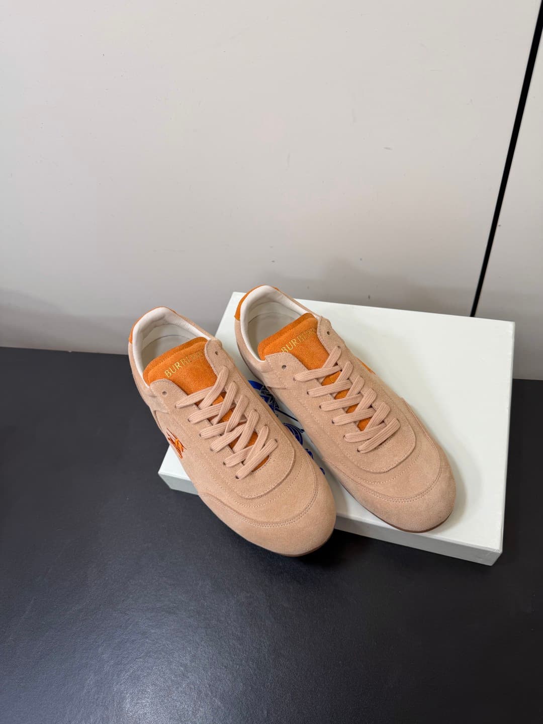 D3178 💰 Men's version 💰 Burberry Knight Runner series – Couple’s style, casual/sports shoes, boots — image 2