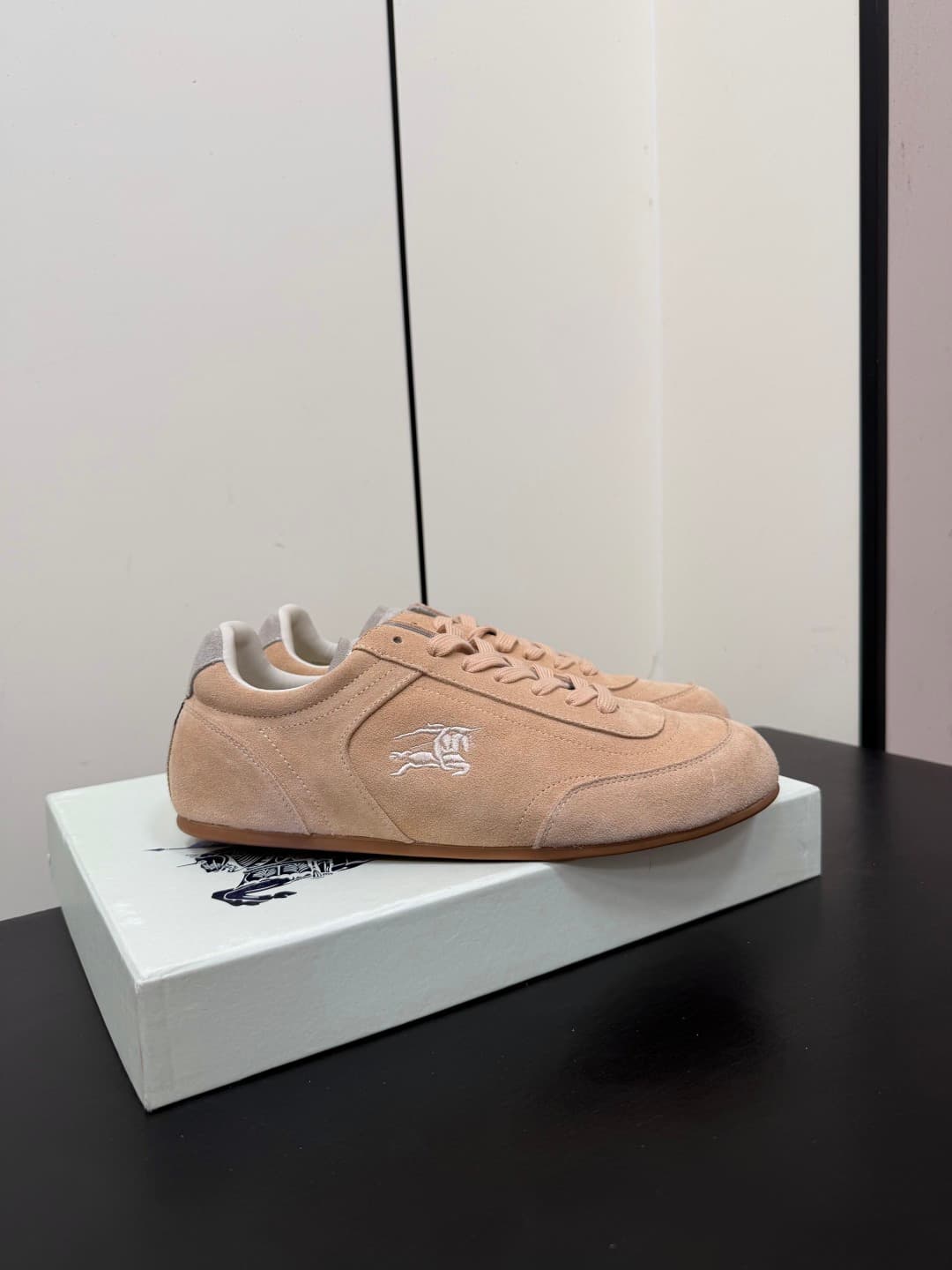 D3177 💰 Men's model 💰 Burberry Knight Runner series – Couple’s style, casual/sports shoes, boots — image 4