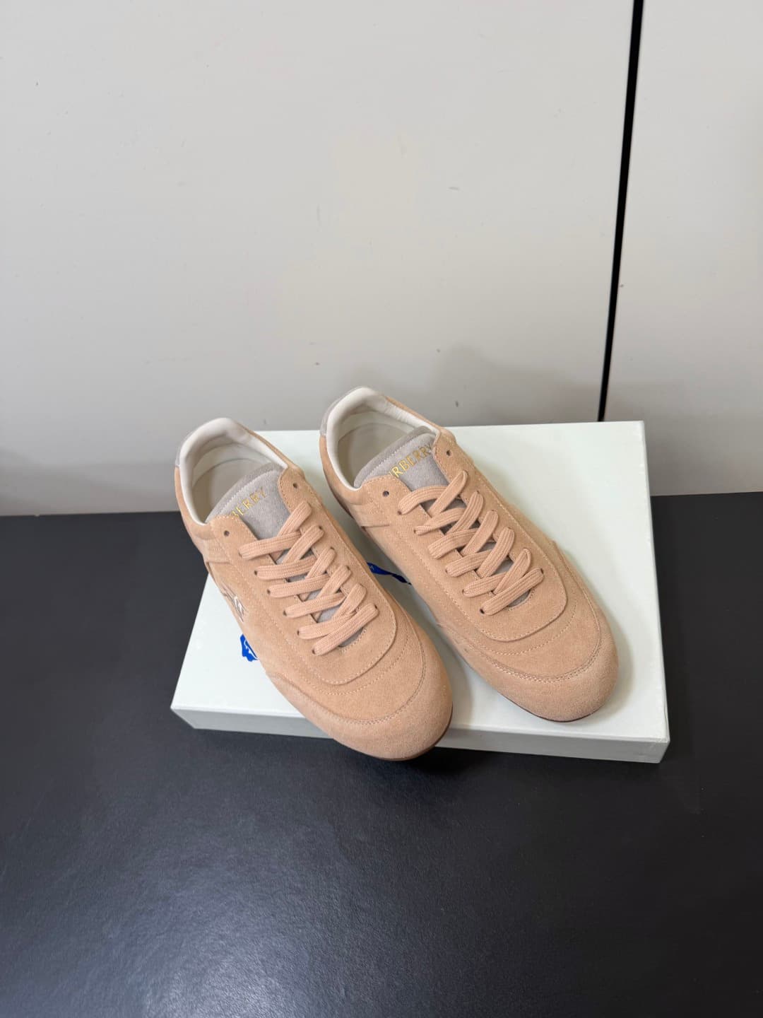 D3177 💰 Men's model 💰 Burberry Knight Runner series – Couple’s style, casual/sports shoes, boots — image 2