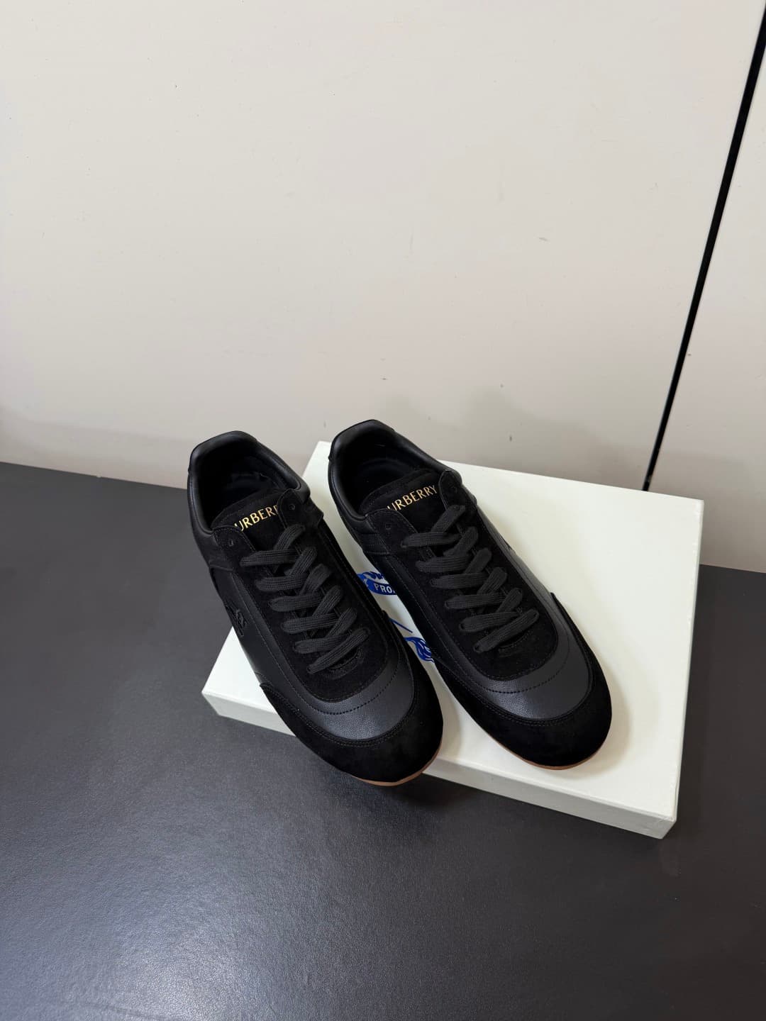 D3175 💰 Men's shoes💰 Burberry Knight Runner collection – couple’s style, casual/athletic shoes, loafers — image 2