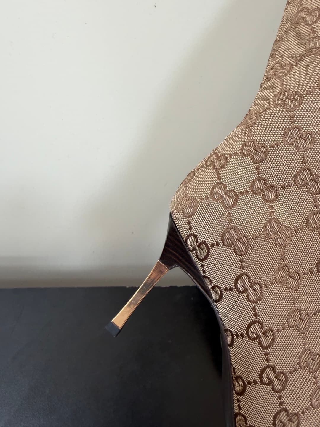D7040 💰 GUCCI QZKEEP 0X0ZX autumn/winter high-topped riding boots with pointed toe and thin heel 26ss — image 8