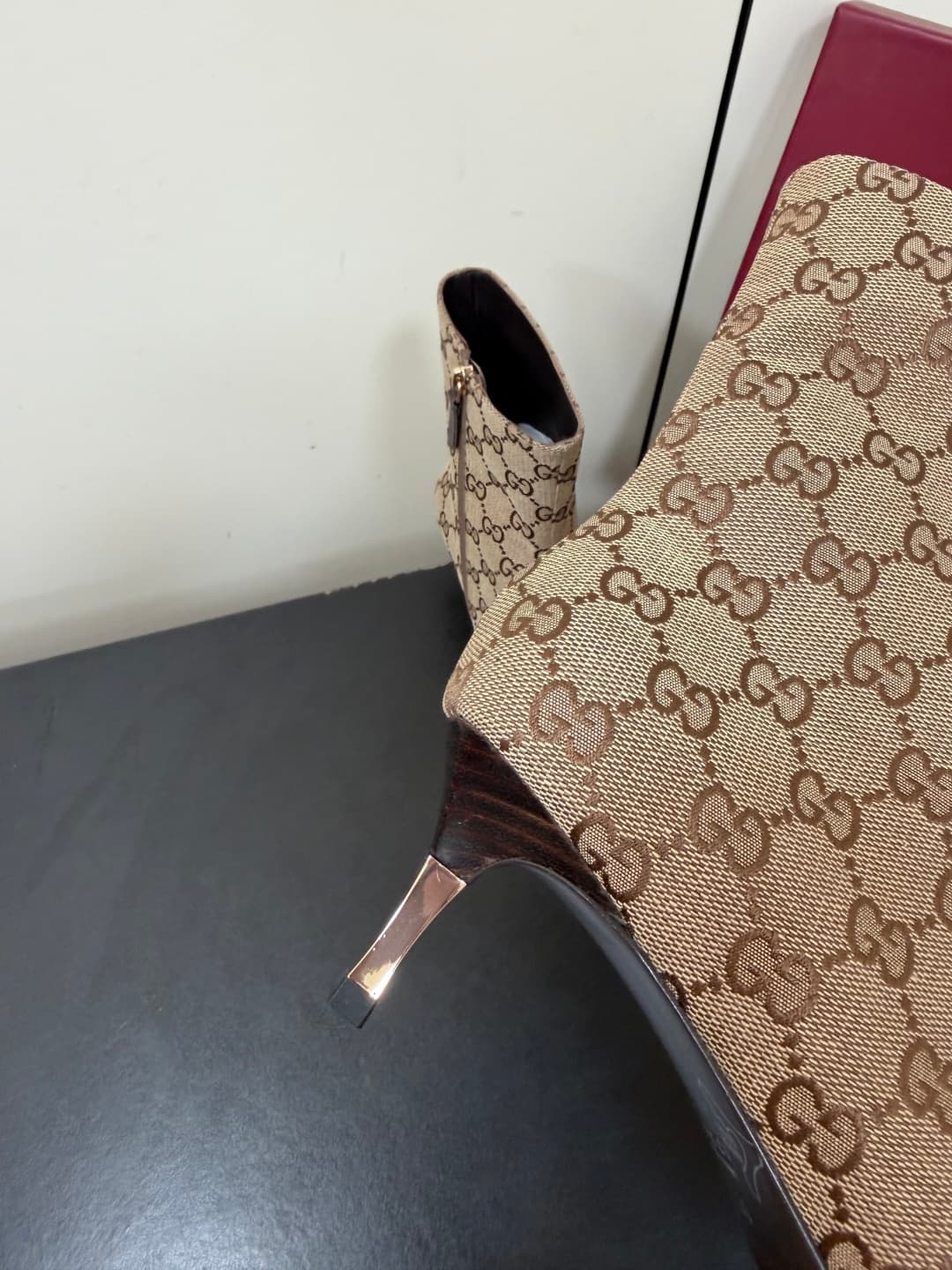 D7038 💰 GUCCI QZKEEP 0X0ZX autumn/winter boots with pointed toe and thin heel 26ss — image 7