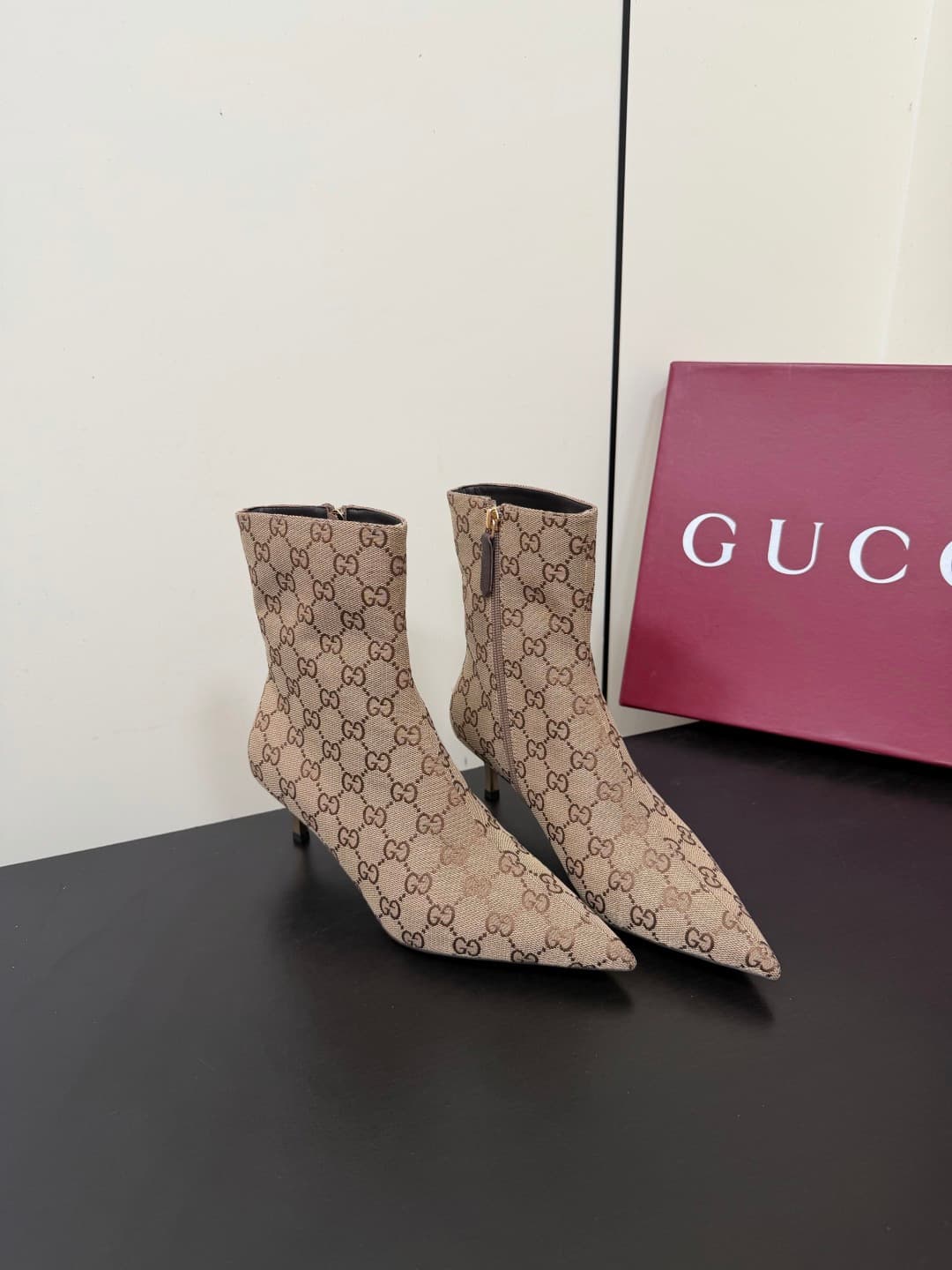 D7038 💰 GUCCI QZKEEP 0X0ZX autumn/winter boots with pointed toe and thin heel 26ss — image 2