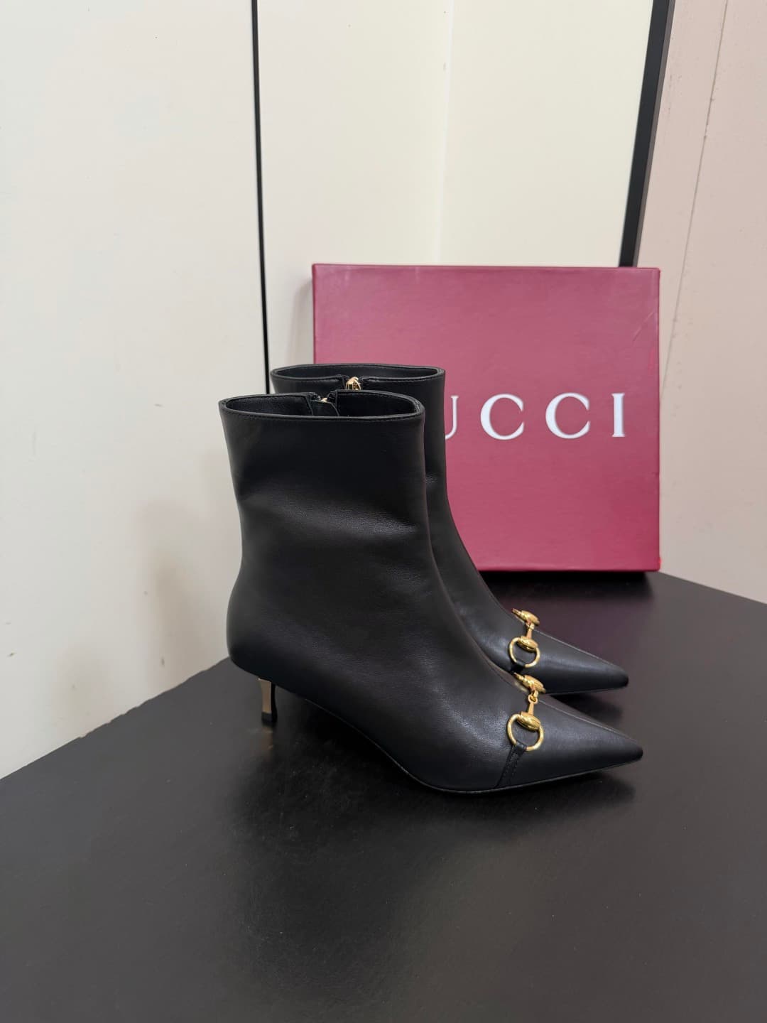 D7041 💰 GUCCI 26ss autumn/winter high-toe buttoned boots with a thin heel — image 4