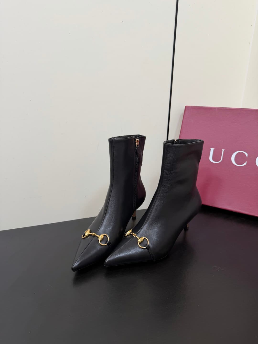 D7041 💰 GUCCI 26ss autumn/winter high-toe buttoned boots with a thin heel — image 3
