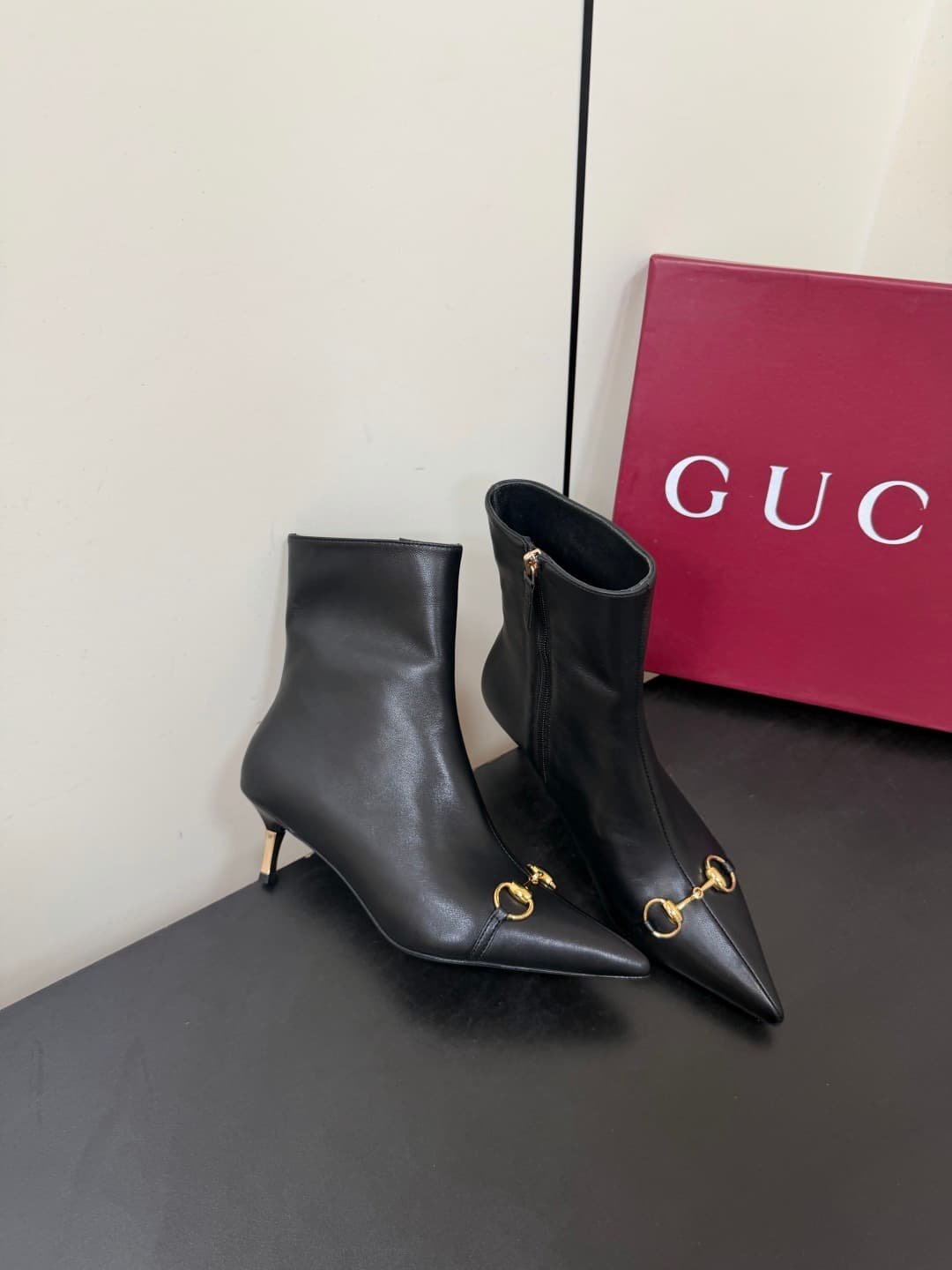 D7041 💰 GUCCI 26ss autumn/winter high-toe buttoned boots with a thin heel — image 5
