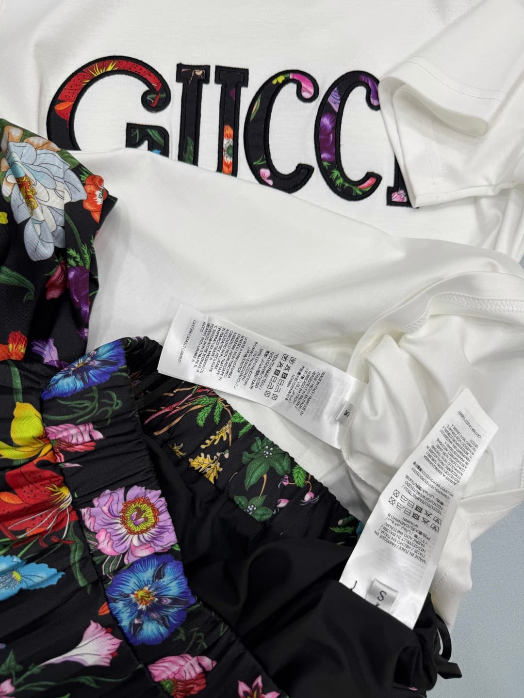 C18432 🔥🔥GUCC*26 New vintage/retro flower pleated skirt set: printed logo short-sleeve T-shirt + matching flower pleated skirt collection. The flower logo embroidered on the T-shirt and the skirt print complement each other perfectly, enhancing the elegan — image 7