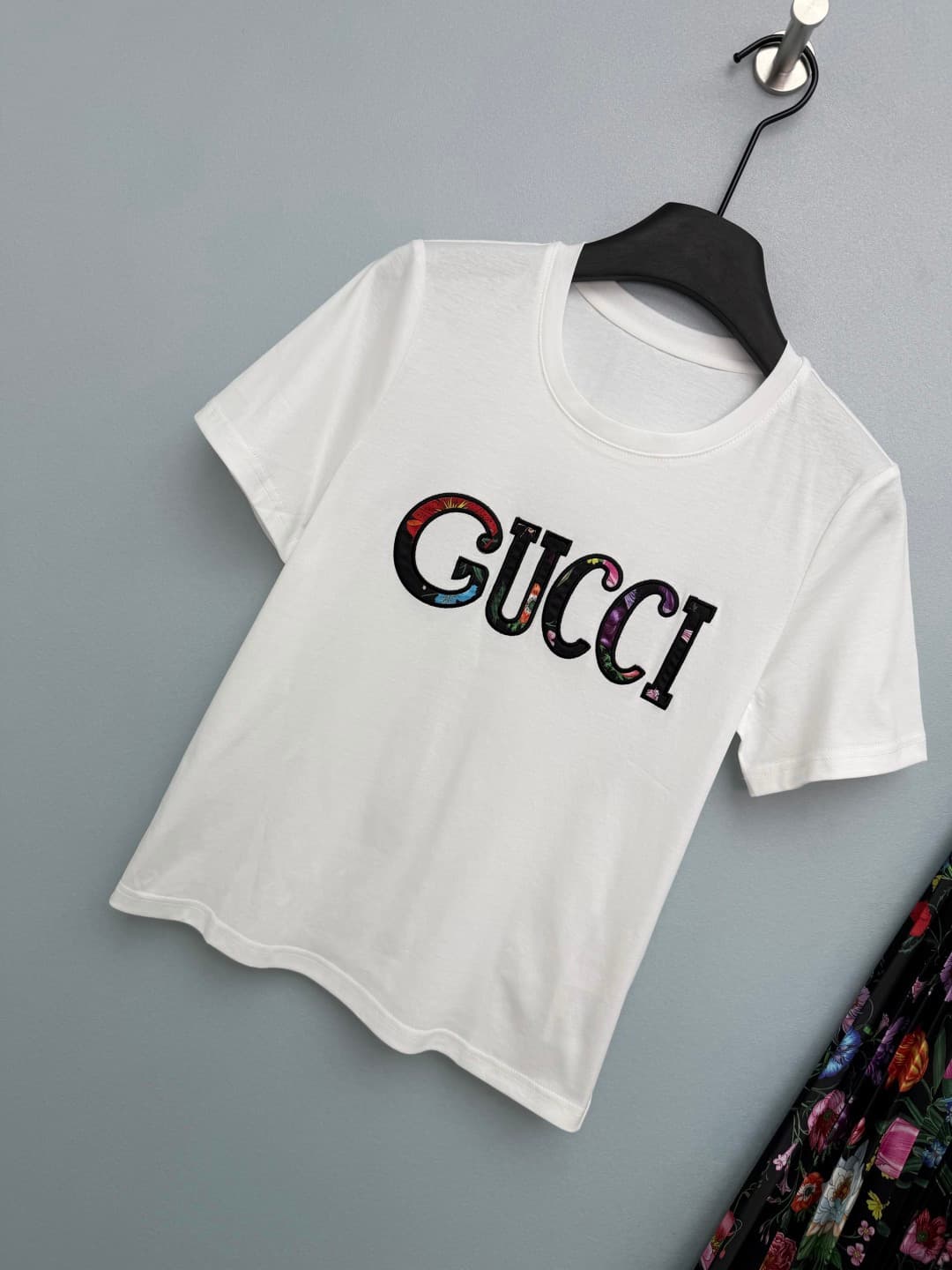 C18432 🔥🔥GUCC*26 New vintage/retro flower pleated skirt set: printed logo short-sleeve T-shirt + matching flower pleated skirt collection. The flower logo embroidered on the T-shirt and the skirt print complement each other perfectly, enhancing the elegan — image 2