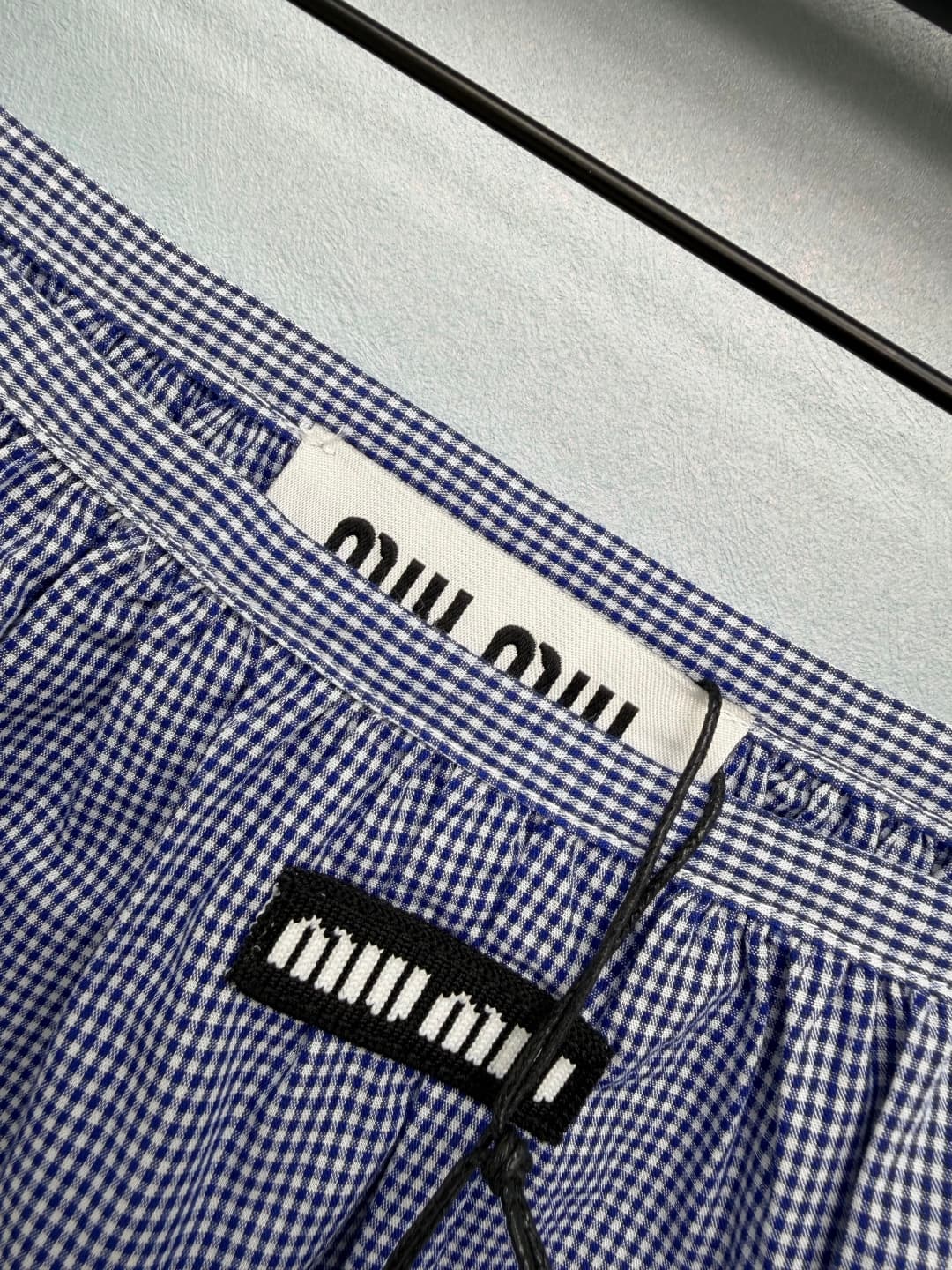 C18417 🔥🔥miumi*26 New vintage/retro blue-check plaid skirt. Made of light blue and white fine plaid fabric, it has a fresh vintage style and an authentic spring atmosphere. It offers good support at the waist, avoiding pressure on the waistline, while als — image 2