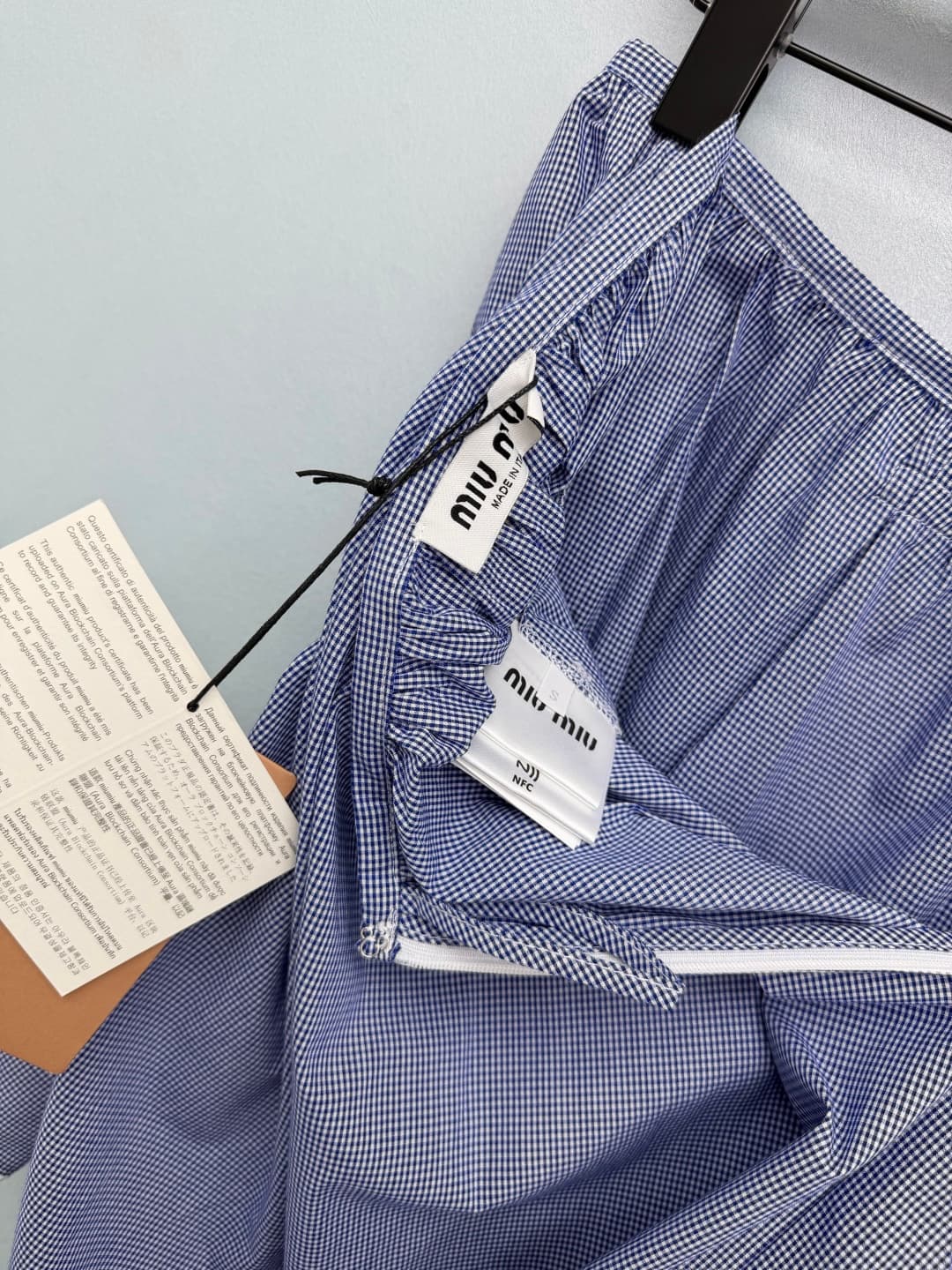 C18417 🔥🔥miumi*26 New vintage/retro blue-check plaid skirt. Made of light blue and white fine plaid fabric, it has a fresh vintage style and an authentic spring atmosphere. It offers good support at the waist, avoiding pressure on the waistline, while als — image 7