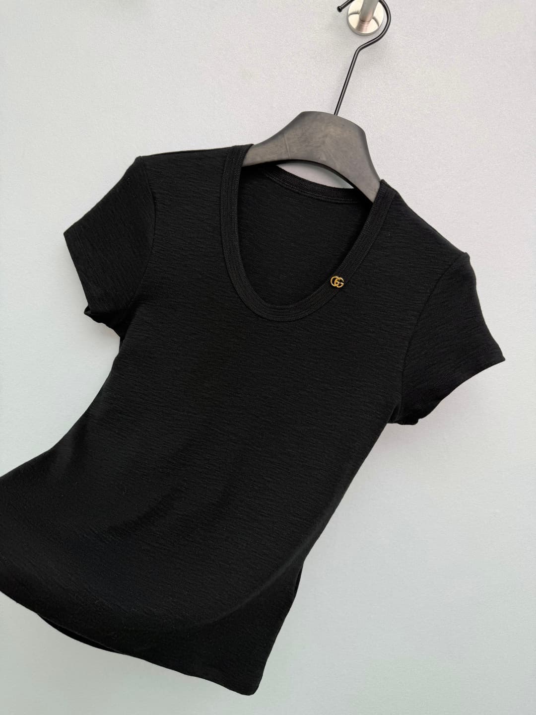 C18567 🔥🔥Gucc*26 New model with double G gold label U-neck, fitted short-sleeve T-shirt — image 5