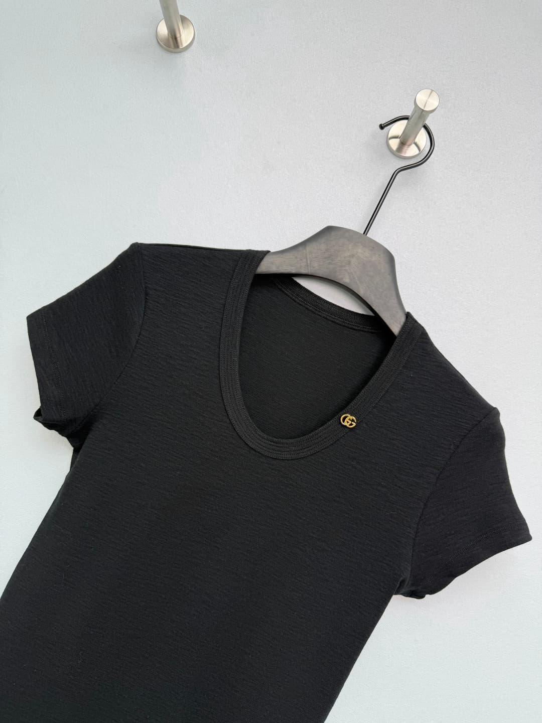 C18567 🔥🔥Gucc*26 New model with double G gold label U-neck, fitted short-sleeve T-shirt — image 4