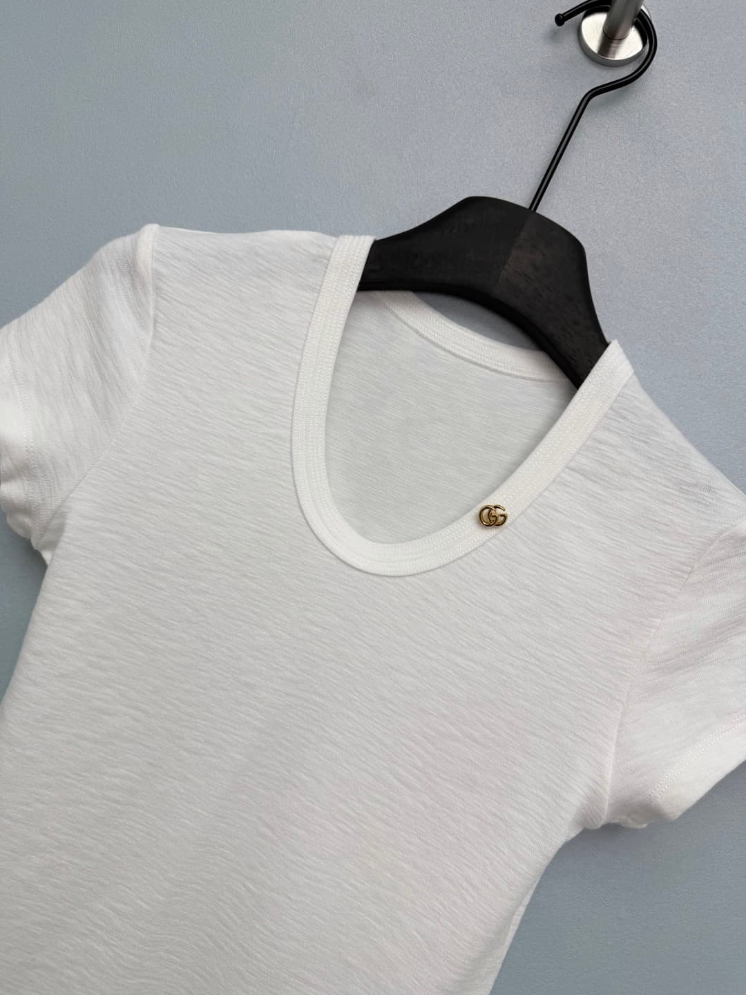 C18566 🔥🔥Gucc*26 new model double G gold-label U-neck fitted short-sleeve T-shirt — image 4