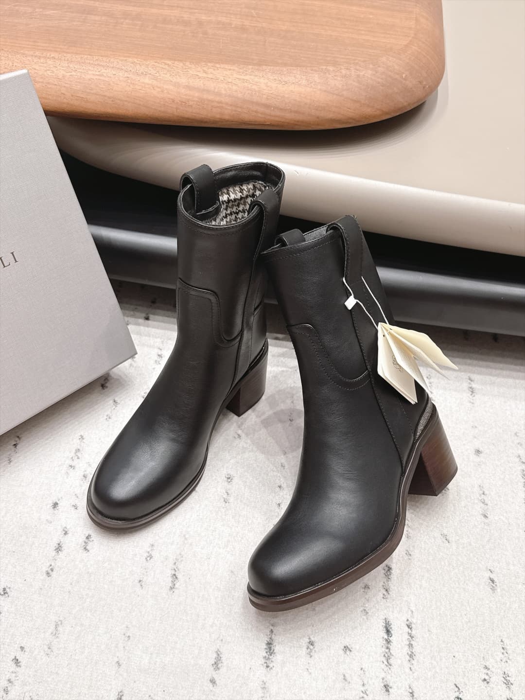 D8824 Manufacture: 💰 "Exclusive Premium Edition" Brunello Cucinell*·BC 26vs Early Autumn New Boot Collection... — image 3