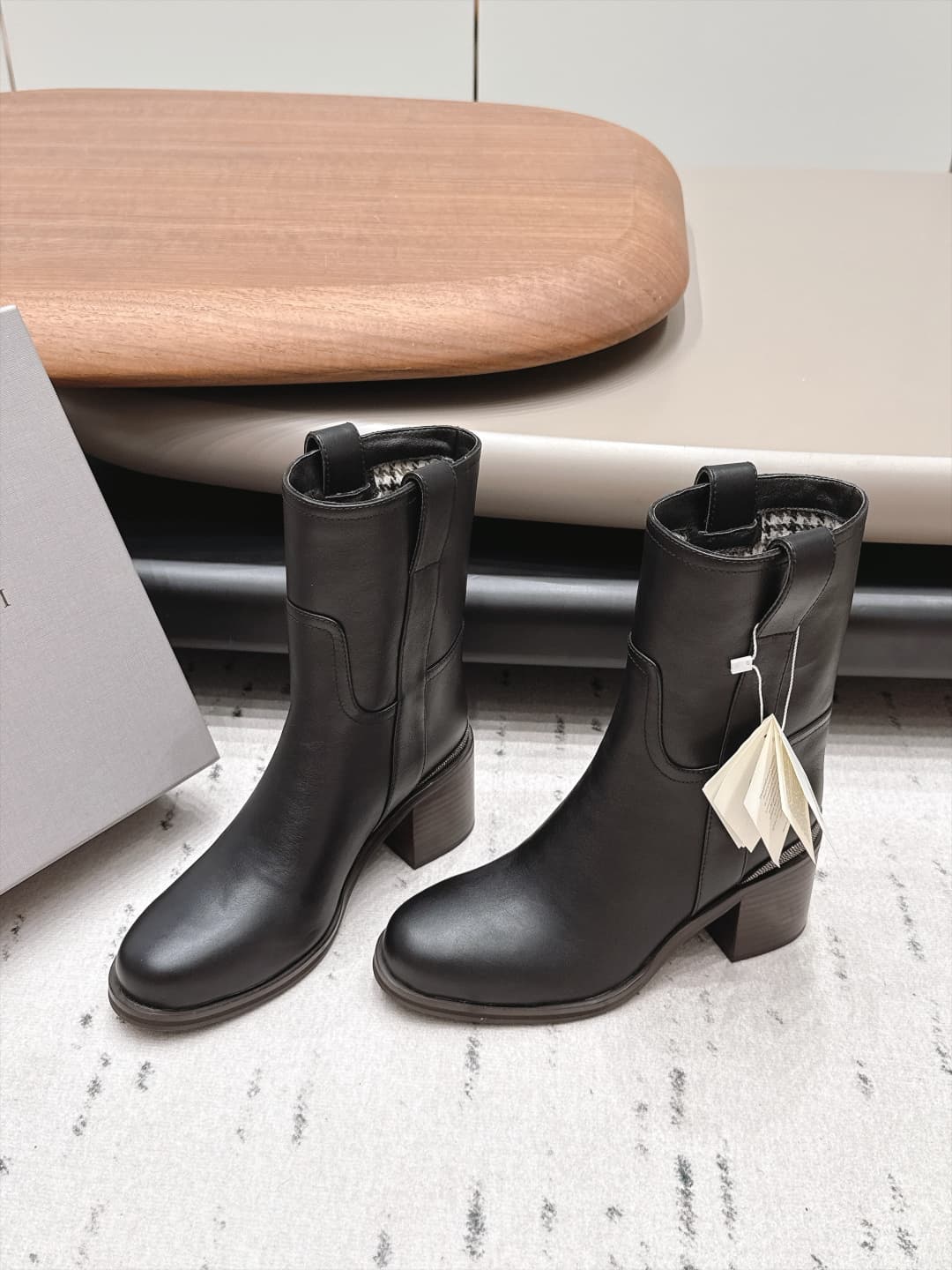 D8824 Manufacture: 💰 "Exclusive Premium Edition" Brunello Cucinell*·BC 26vs Early Autumn New Boot Collection... — image 2