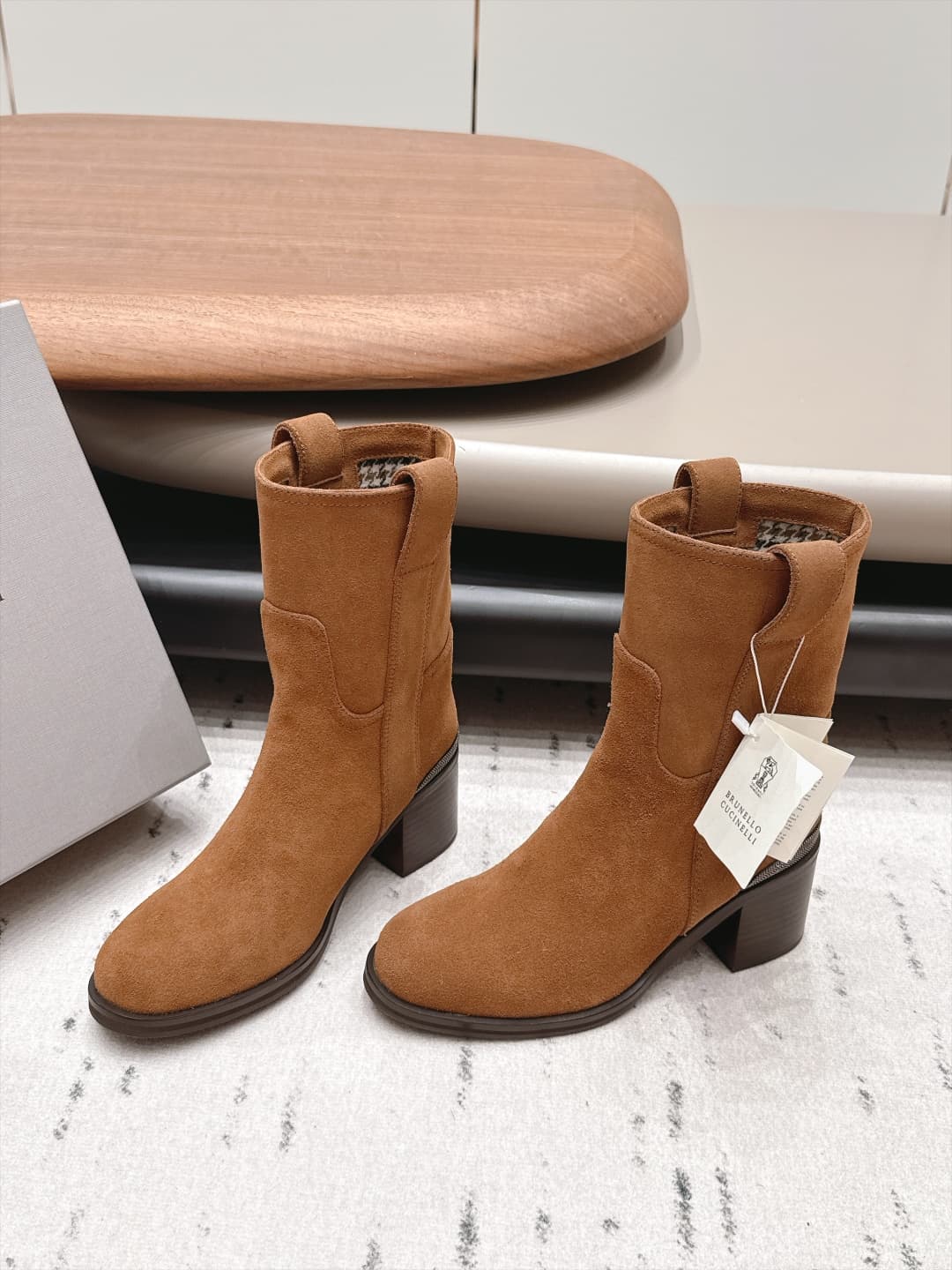 D8821 Manufactured: 💰 "Exclusive Premium Edition" Brunello Cucinell*·BC 26vs Early Autumn New Boot Collection... — image 2