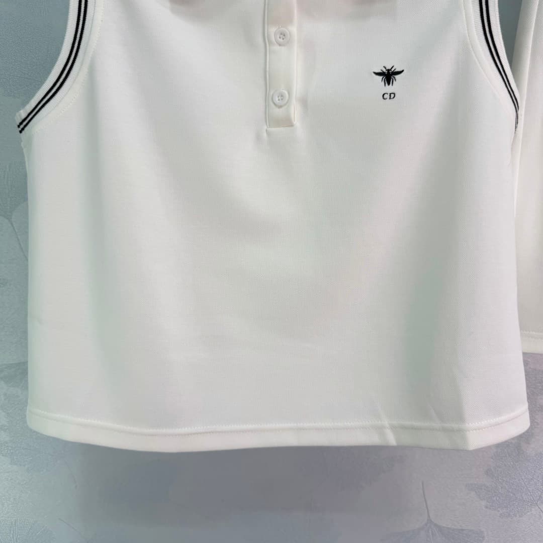 C18446 🆕Dio*26 – New spring/summer polo shirt without sleeves. It features a sleeveless vest and a high-waist skirt with a minimalist academic style design. The polo collar has stripes, and the logo on the chest is exquisitely embroidered. The fabric is s — image 5