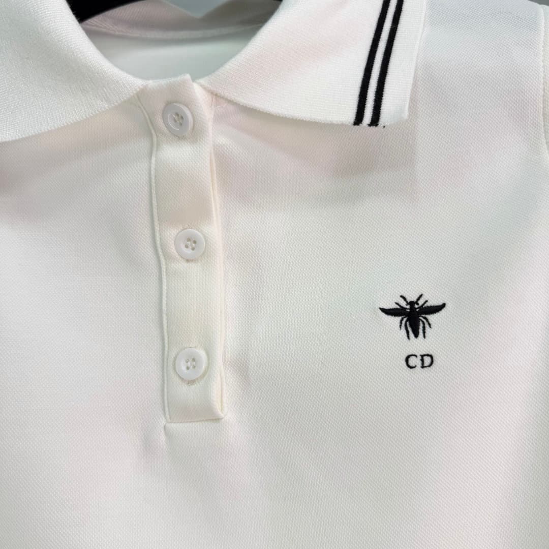 C18446 🆕Dio*26 – New spring/summer polo shirt without sleeves. It features a sleeveless vest and a high-waist skirt with a minimalist academic style design. The polo collar has stripes, and the logo on the chest is exquisitely embroidered. The fabric is s — image 4