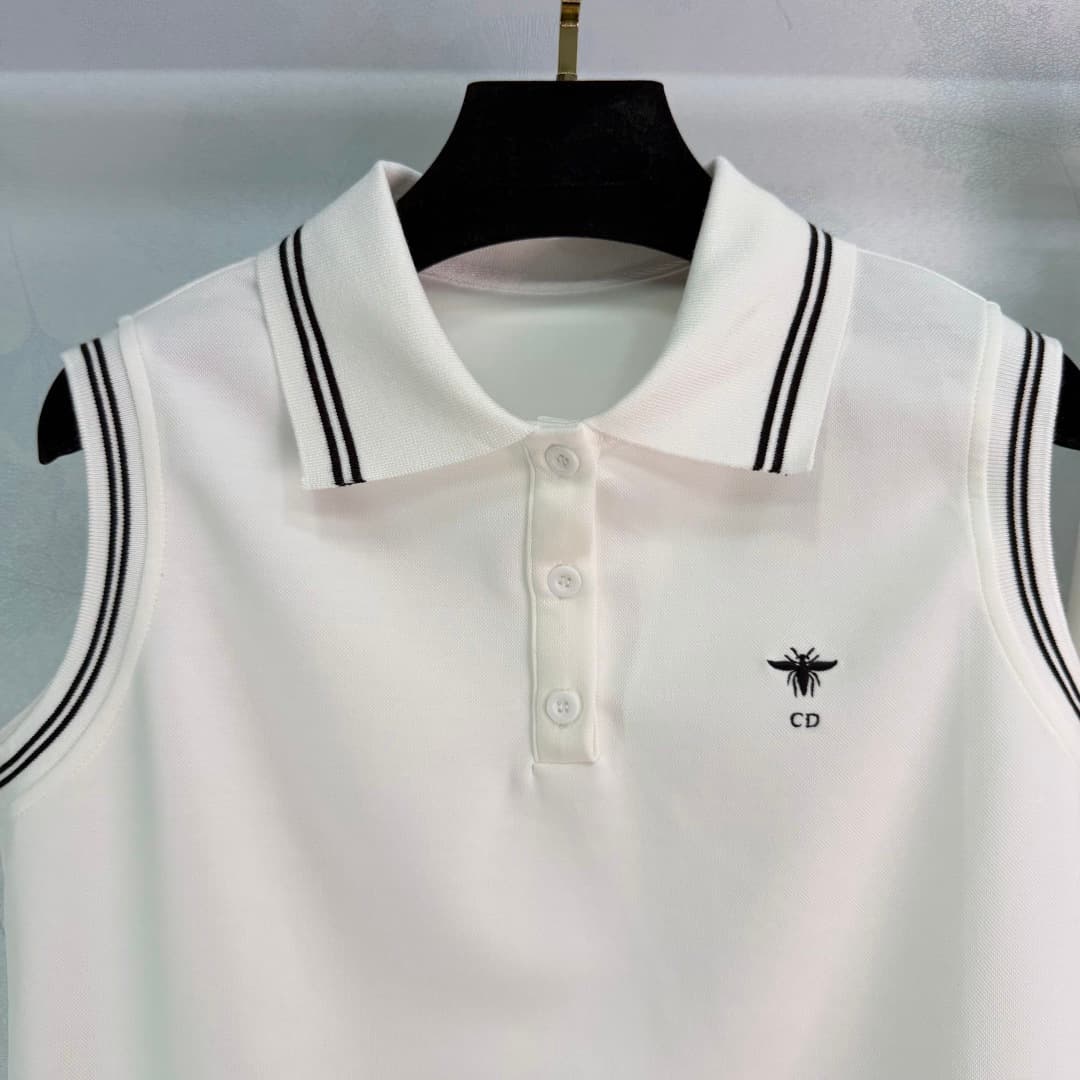 C18446 🆕Dio*26 – New spring/summer polo shirt without sleeves. It features a sleeveless vest and a high-waist skirt with a minimalist academic style design. The polo collar has stripes, and the logo on the chest is exquisitely embroidered. The fabric is s — image 2